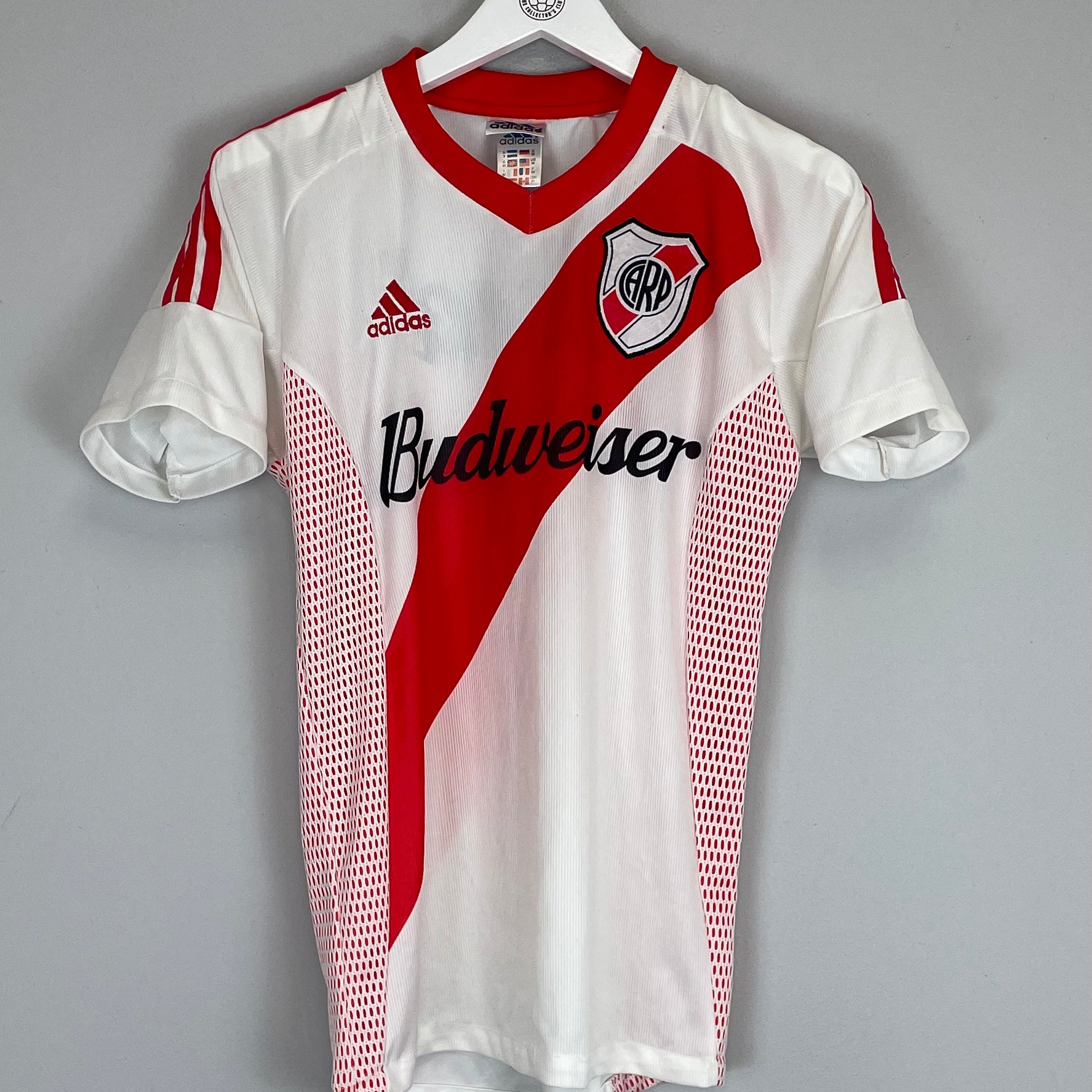 Shop 2002/03 RIVER PLATE HOME SHIRT (M) ADIDAS, classic football shirts, vintage football shirts & retro soccer jerseys at Cult Kits