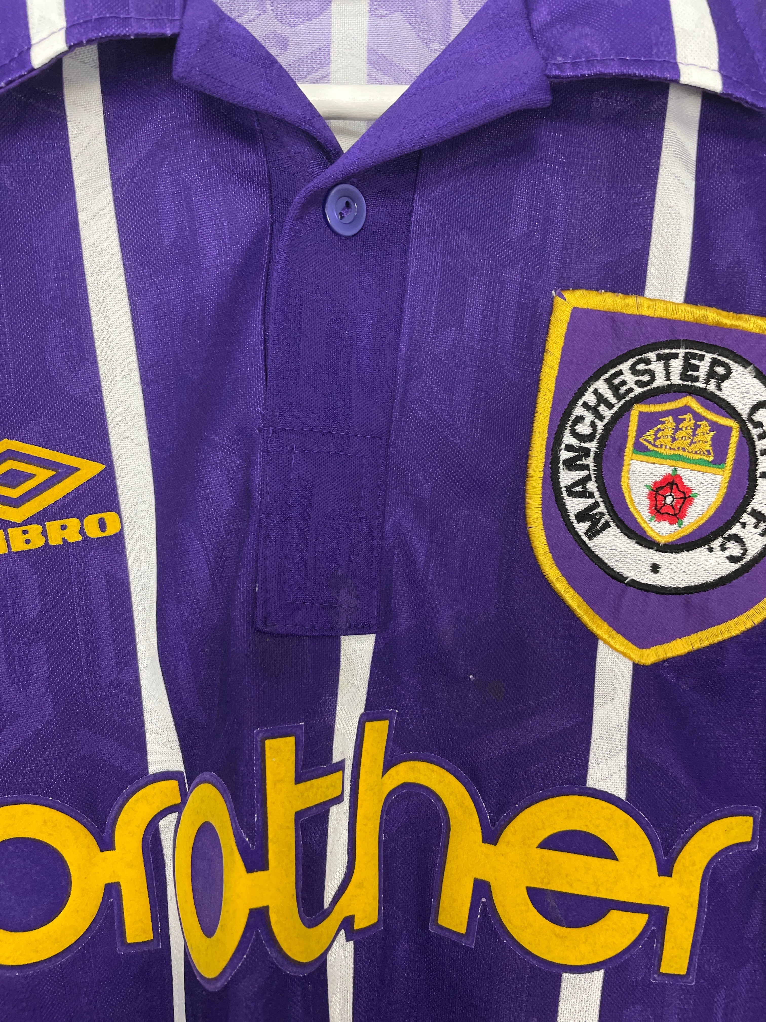 Shop 1992/94 MANCHESTER CITY AWAY SHIRT (XL) UMBRO, classic football shirts, vintage football shirts & retro soccer jerseys at Cult Kits
