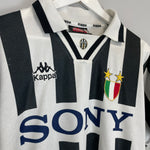 Shop 1995/97 JUVENTUS HOME SHIRT (L) KAPPA, classic football shirts, vintage football shirts & retro soccer jerseys at Cult Kits