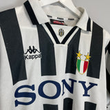 Shop 1995/97 JUVENTUS HOME SHIRT (L) KAPPA, classic football shirts, vintage football shirts & retro soccer jerseys at Cult Kits
