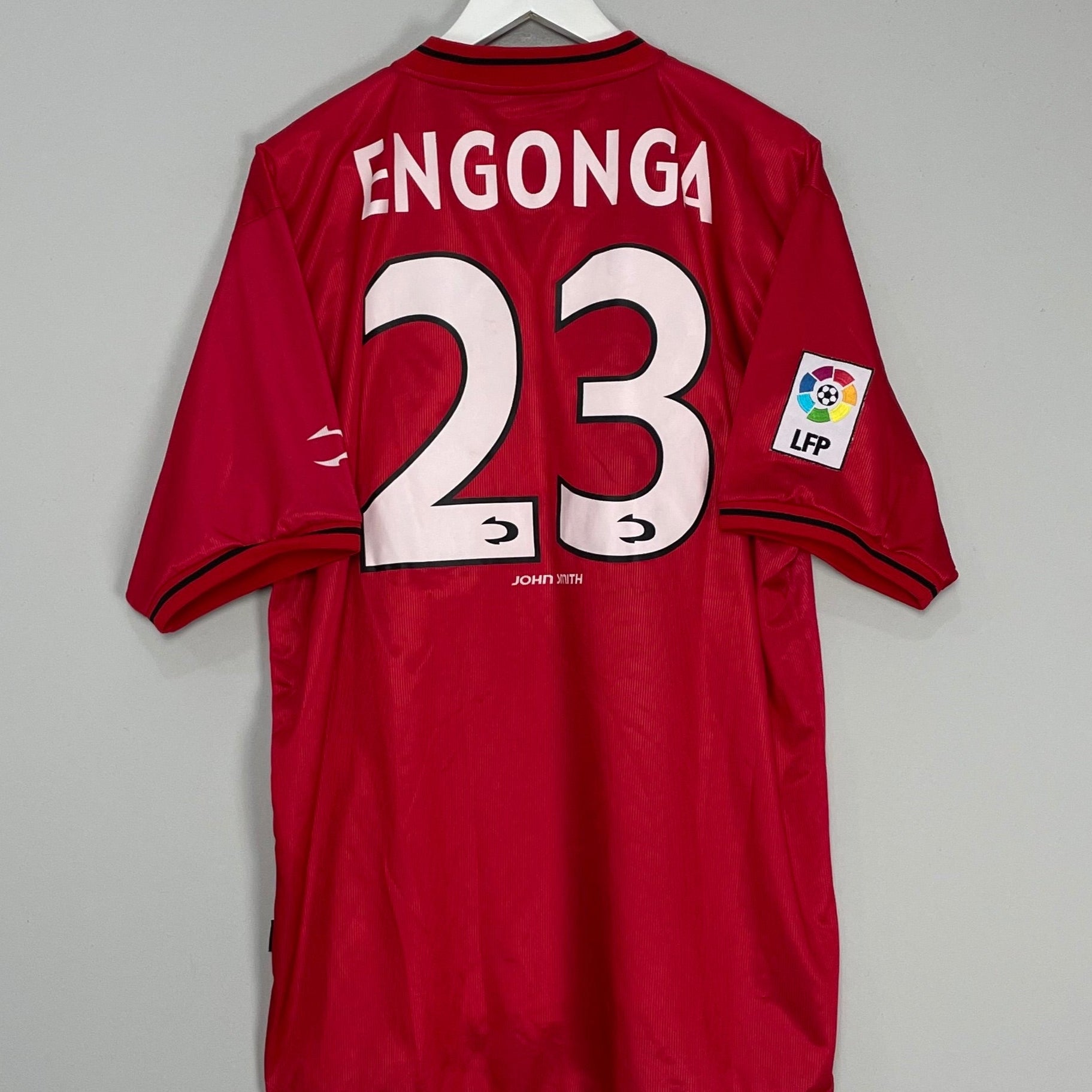 Shop 2000/01 REAL MALLORCA ENGONGA #23 *SIGNED* HOME SHIRT (XXL) JOHN SMITH, classic football shirts, vintage football shirts & retro soccer jerseys at Cult Kits