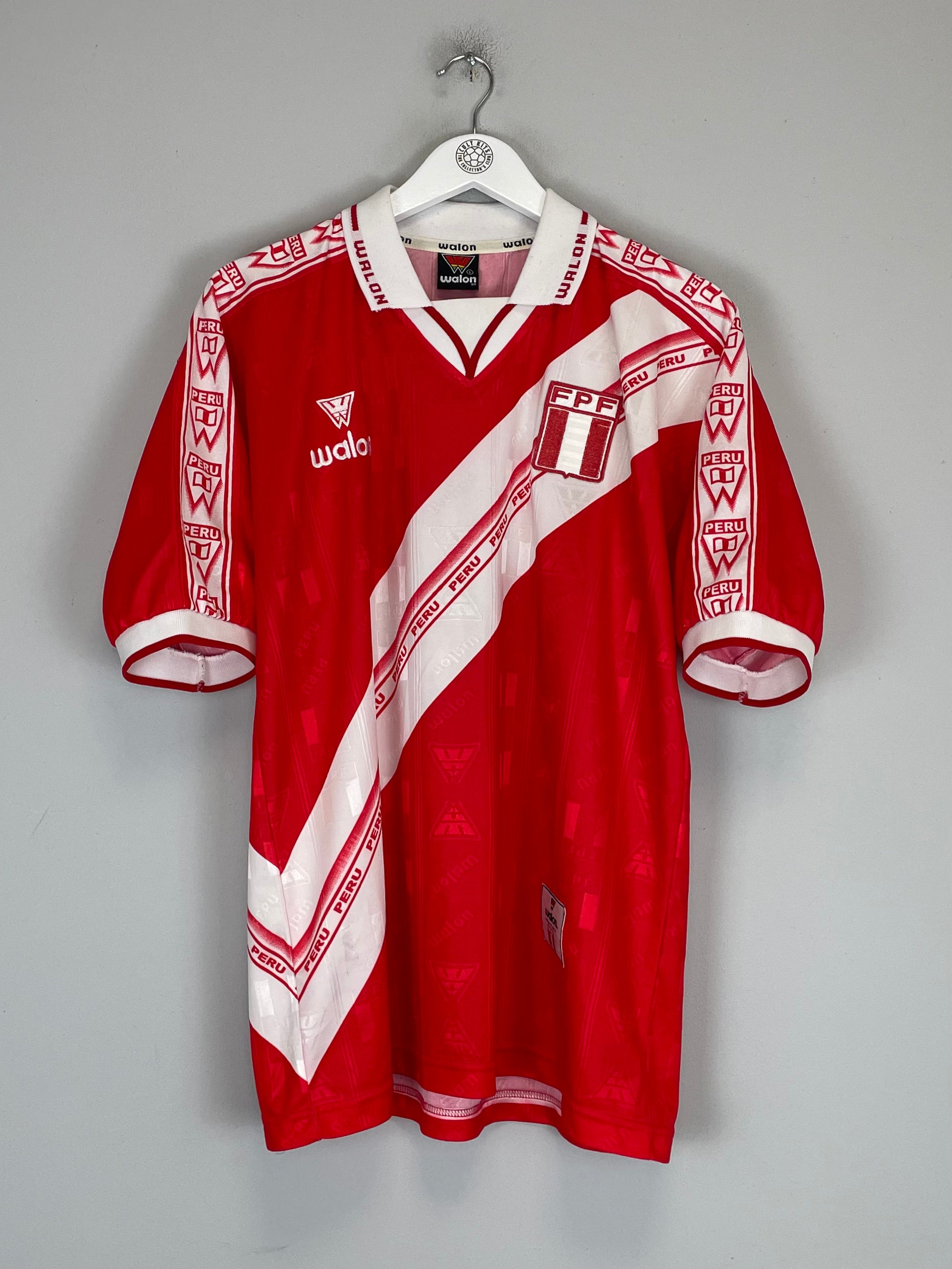 Shop 2000/02 PERU #6 AWAY SHIRT (L) WALON, classic football shirts, vintage football shirts & retro soccer jerseys at Cult Kits