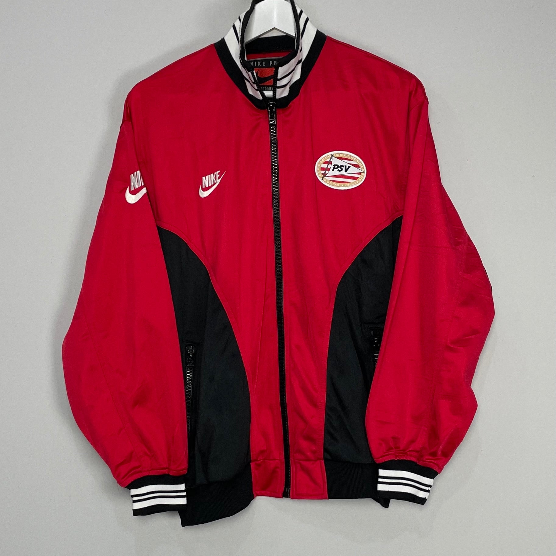 Shop 1996/97 PSV TRACK JACKET (M) NIKE, classic football shirts, vintage football shirts & retro soccer jerseys at Cult Kits