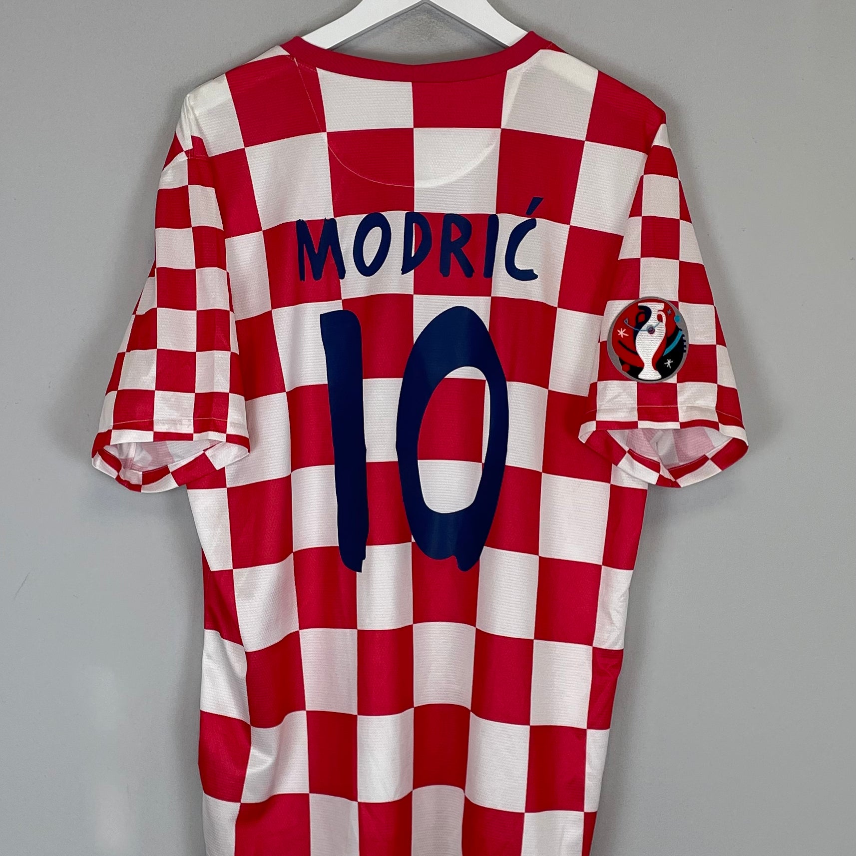 Shop 2012/13 CROATIA MODRIC #10 HOME SHIRT (XL) NIKE, classic football shirts, vintage football shirts & retro soccer jerseys at Cult Kits