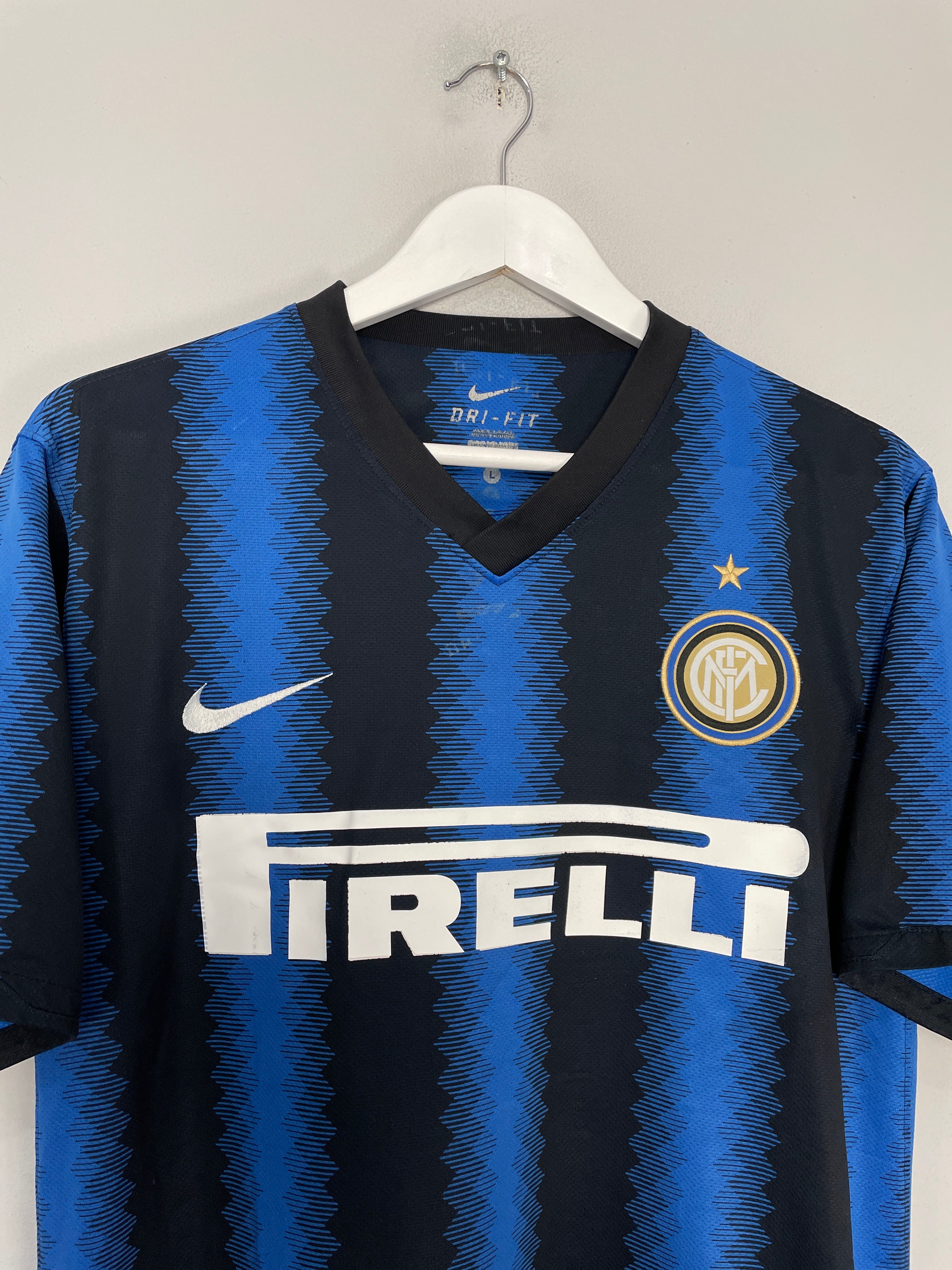 Shop 2010/11 INTER MILAN MILITO #22 HOME SHIRT (L) NIKE, classic football shirts, vintage football shirts & retro soccer jerseys at Cult Kits