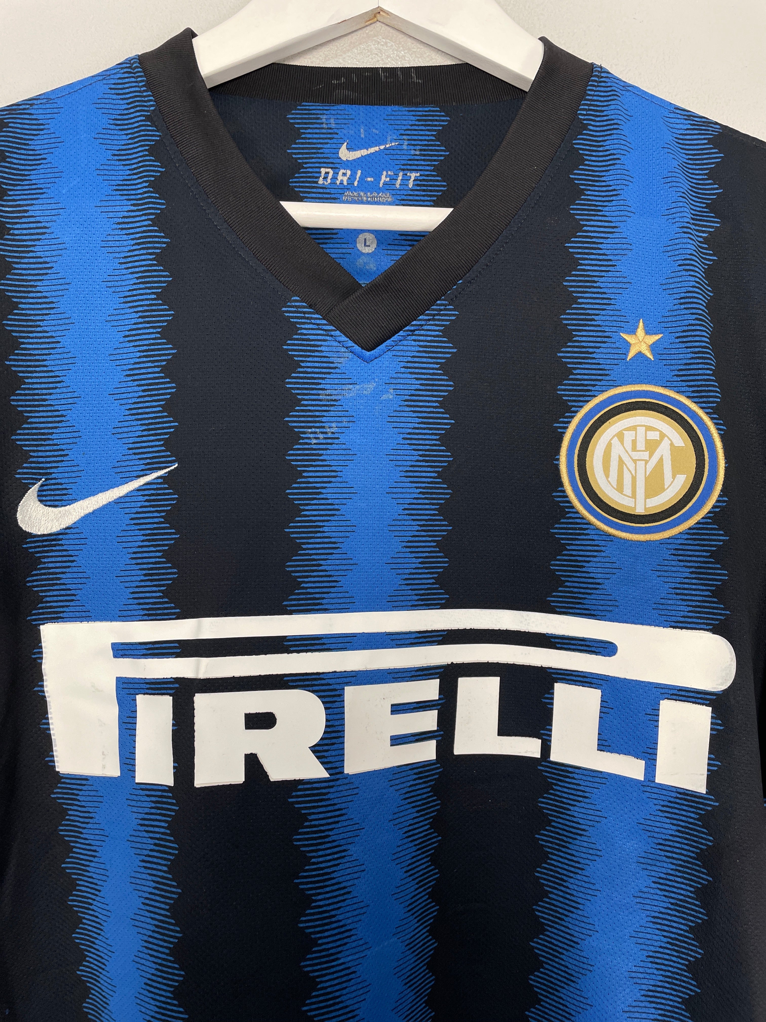 Shop 2010/11 INTER MILAN MILITO #22 HOME SHIRT (L) NIKE, classic football shirts, vintage football shirts & retro soccer jerseys at Cult Kits