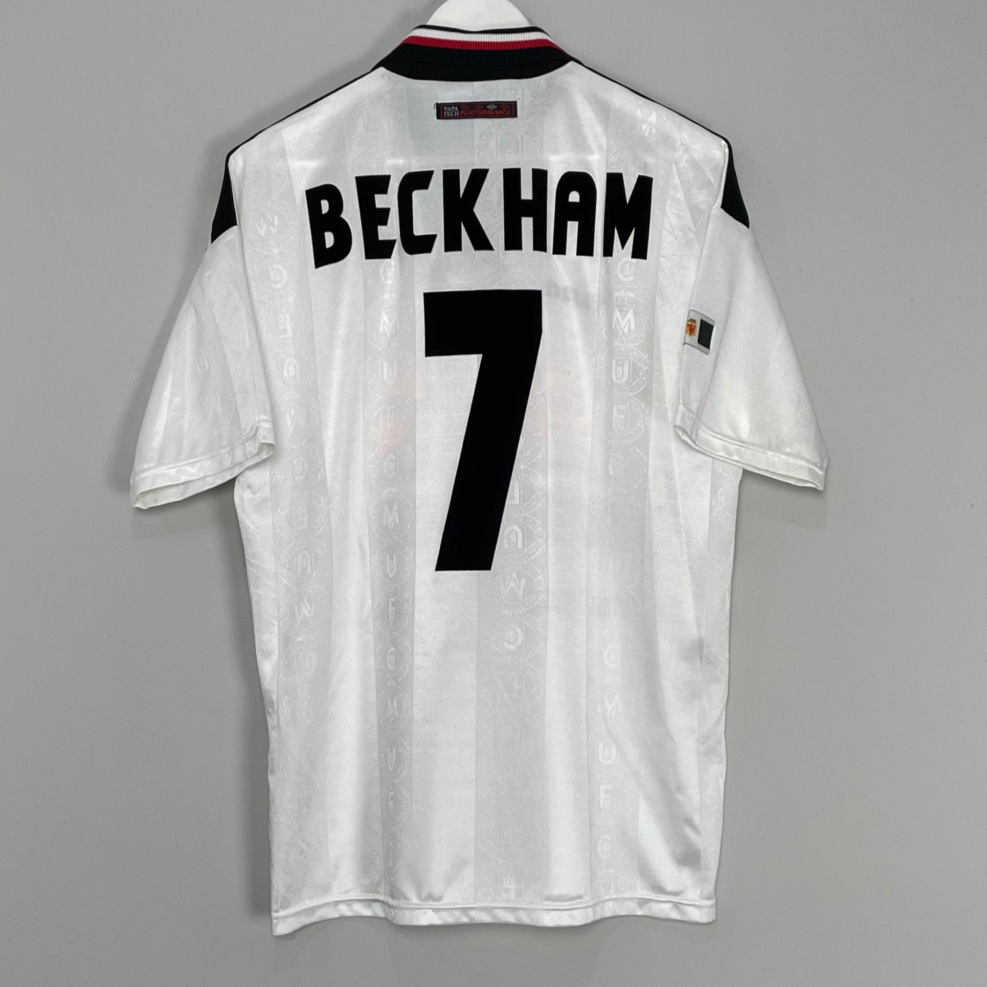 Shop 1997/99 MANCHESTER UNITED BECKHAM #7 AWAY SHIRT (L) UMBRO, classic football shirts, vintage football shirts & retro soccer jerseys at Cult Kits