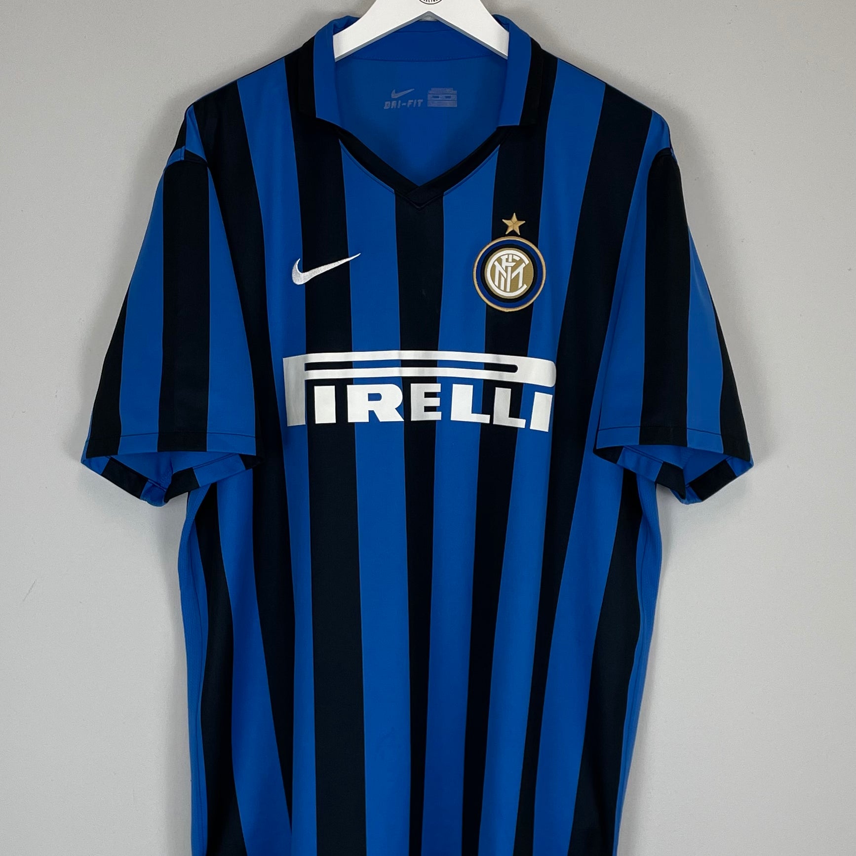 Shop 2015/16 INTER MILAN HOME SHIRT (XXL) NIKE, classic football shirts, vintage football shirts & retro soccer jerseys at Cult Kits