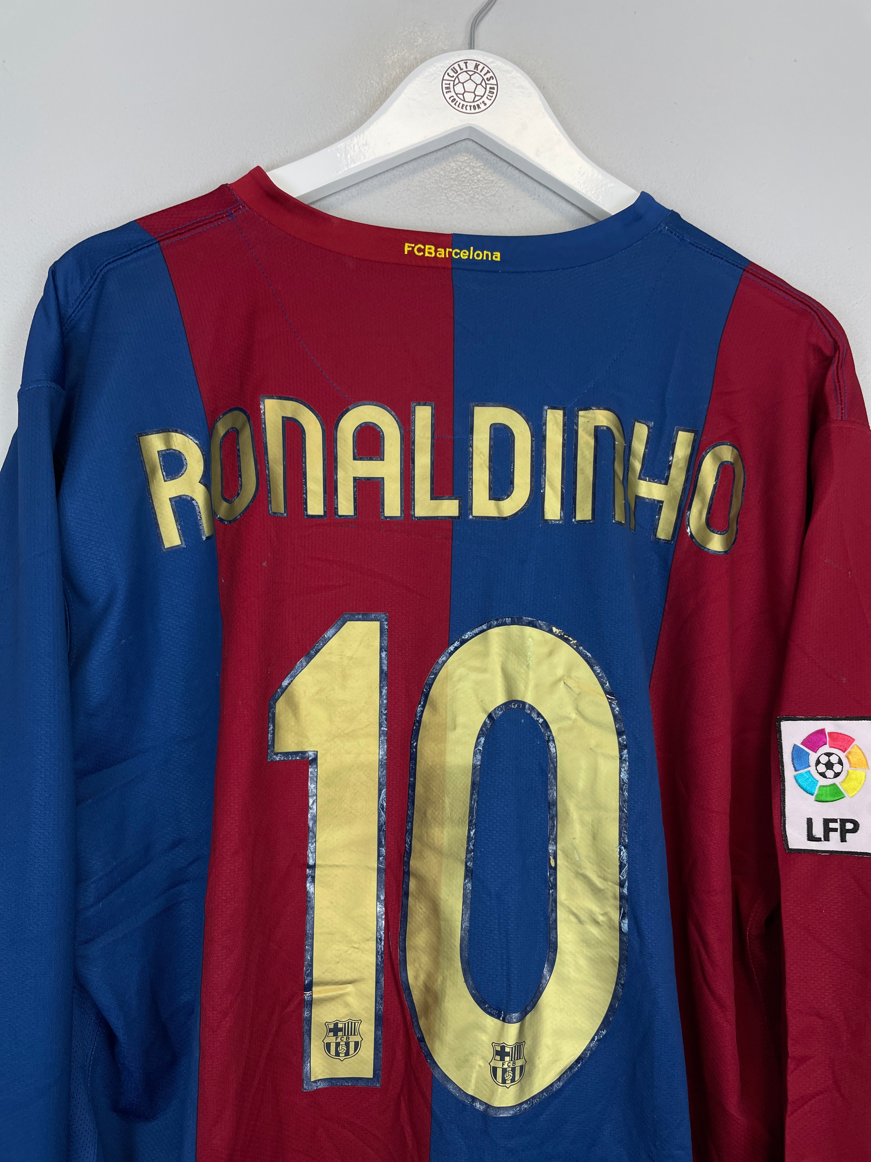 Shop 2006/08 BARCELONA RONALDINHO #10 L/S HOME SHIRT (XXL) NIKE, classic football shirts, vintage football shirts & retro soccer jerseys at Cult Kits