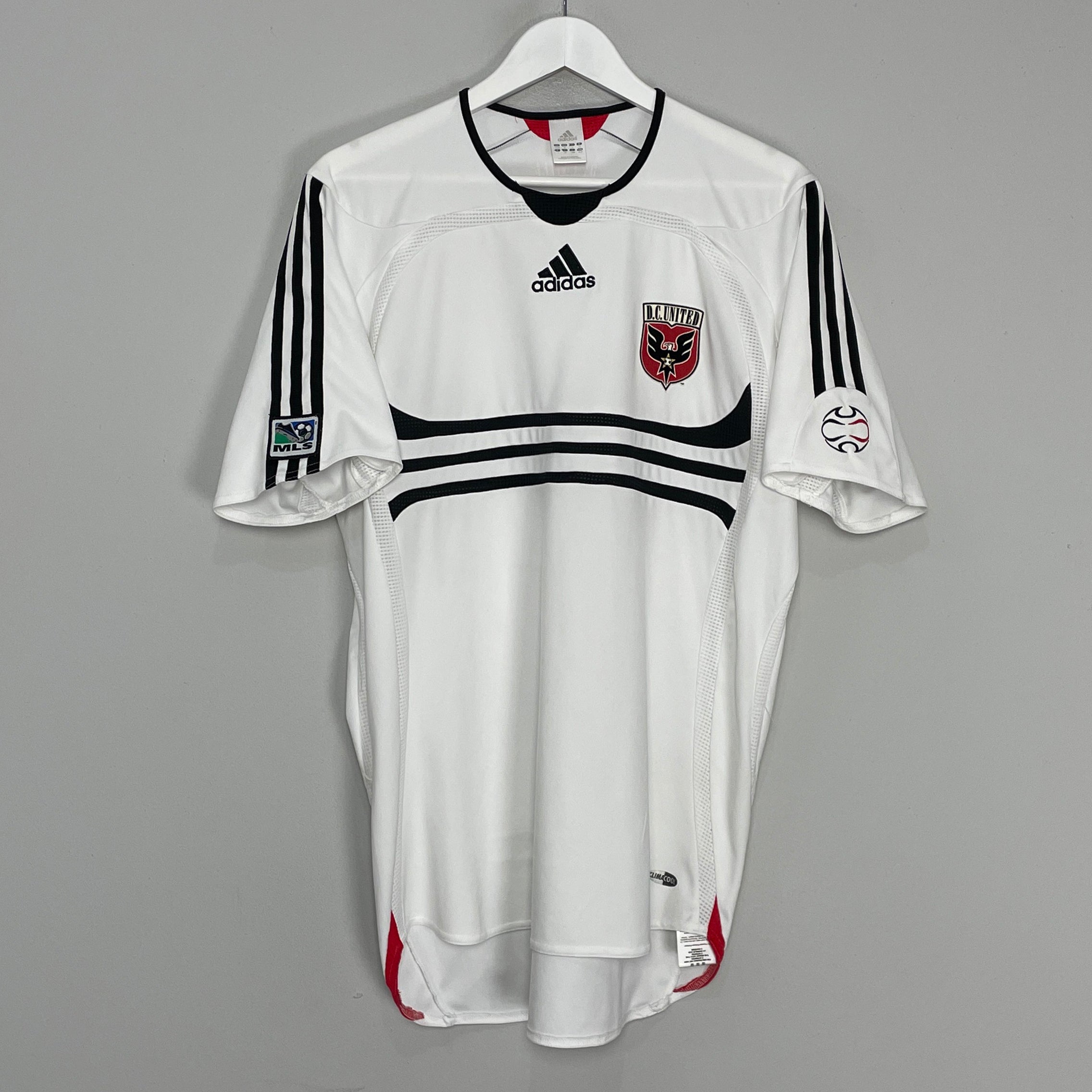 Shop 2006/07 DC UNITED AWAY SHIRT (M) ADIDAS, classic football shirts, vintage football shirts & retro soccer jerseys at Cult Kits