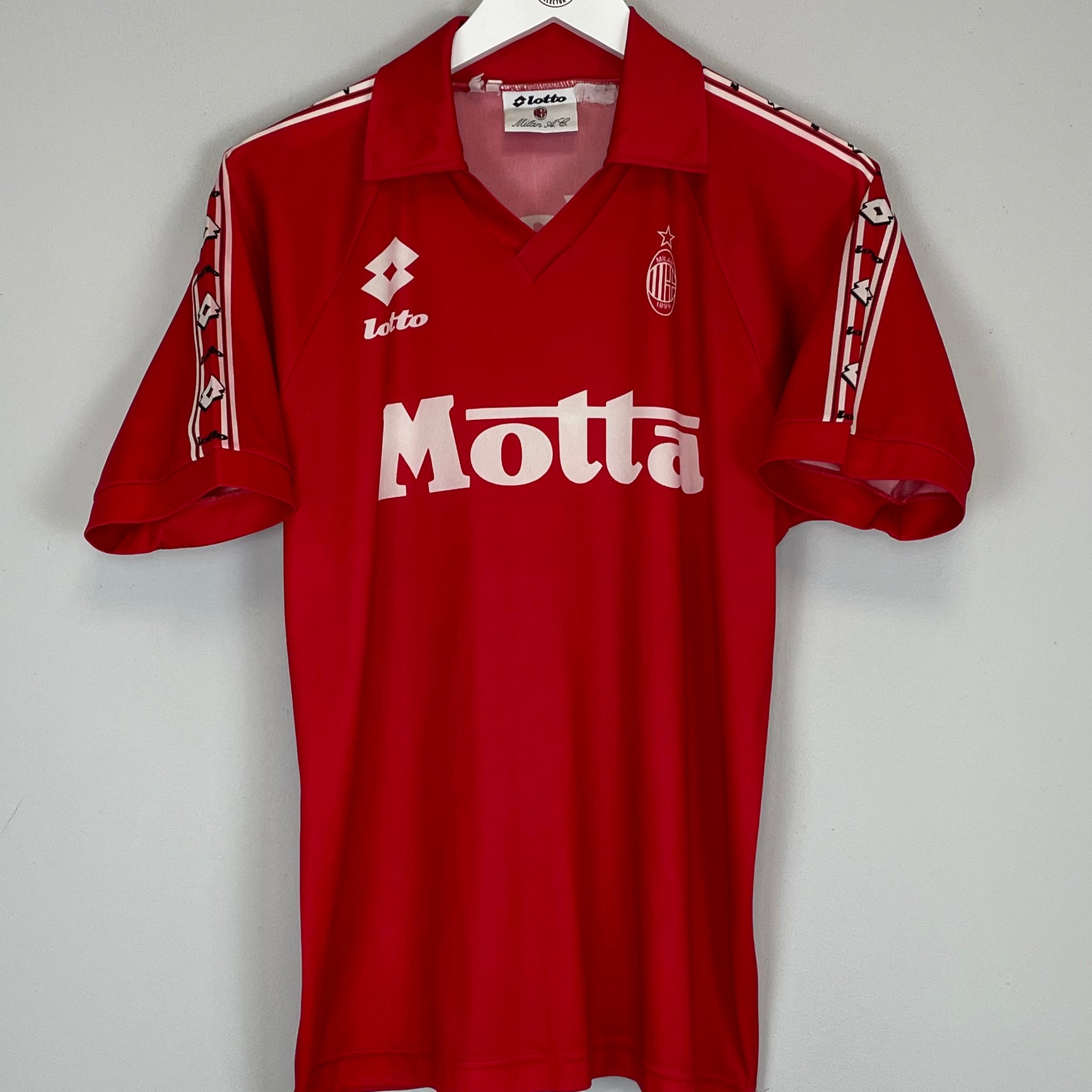 Shop 1993/95 AC MILAN TRAINING SHIRT (M) LOTTO, classic football shirts, vintage football shirts & retro soccer jerseys at Cult Kits