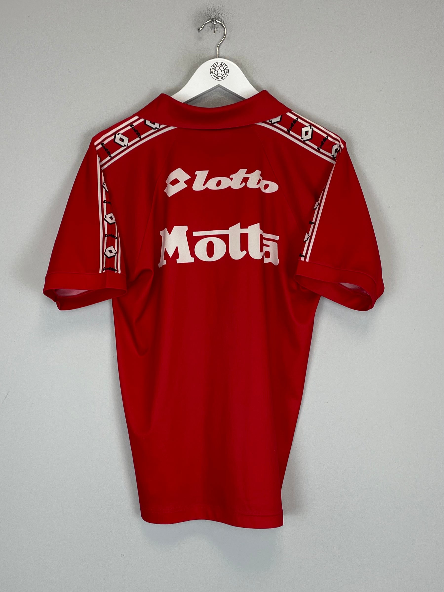 Shop 1993/95 AC MILAN TRAINING SHIRT (M) LOTTO, classic football shirts, vintage football shirts & retro soccer jerseys at Cult Kits