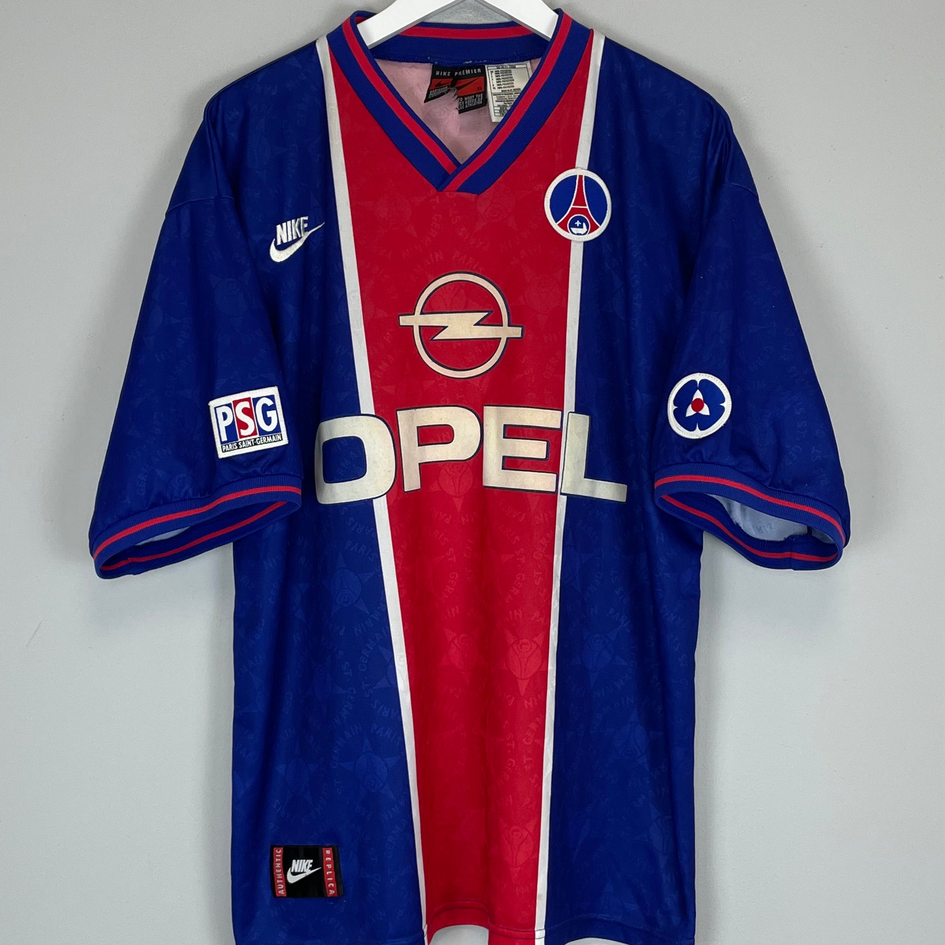 Shop 1995/96 PSG HOME SHIRT (XL) NIKE, classic football shirts, vintage football shirts & retro soccer jerseys at Cult Kits