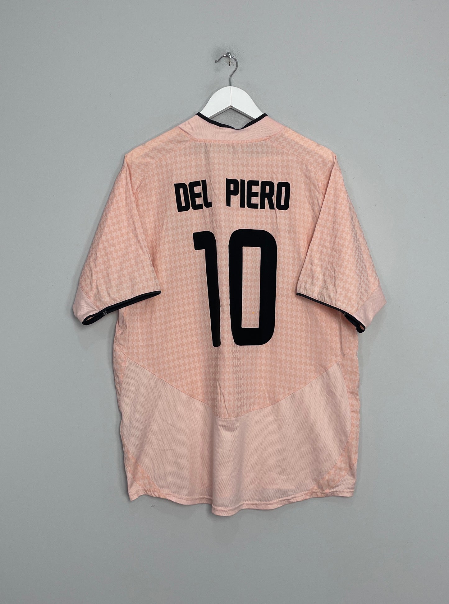 Image of the Juventus Del Piero shirt from the 2003/04 season