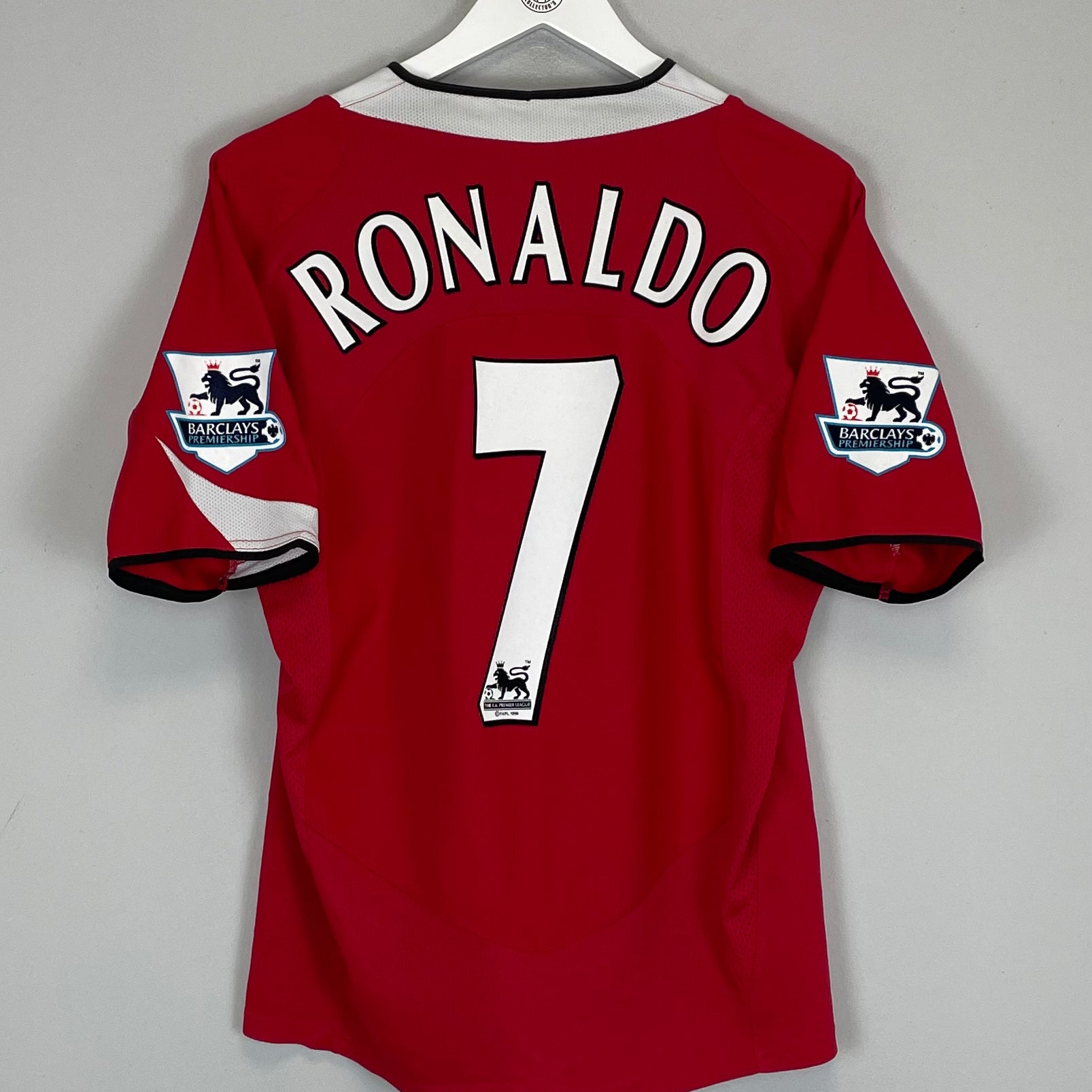 Shop 2004/05 MANCHESTER UNITED RONALDO #7 HOME SHIRT (M) NIKE, classic football shirts, vintage football shirts & retro soccer jerseys at Cult Kits