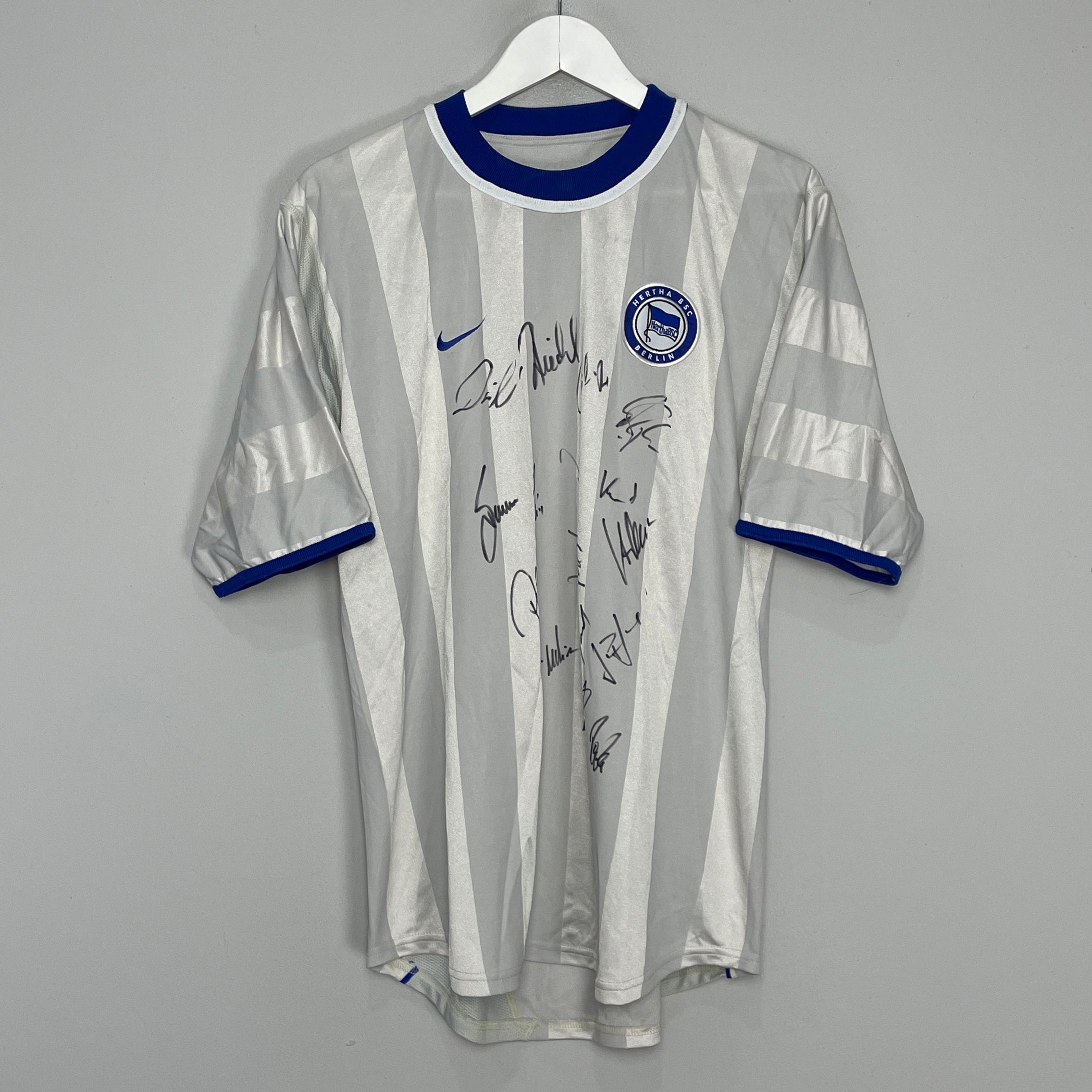 Shop 2000/01 HERTHA BERLIN *SQUAD SIGNED* AWAY SHIRT (M) NIKE, classic football shirts, vintage football shirts & retro soccer jerseys at Cult Kits