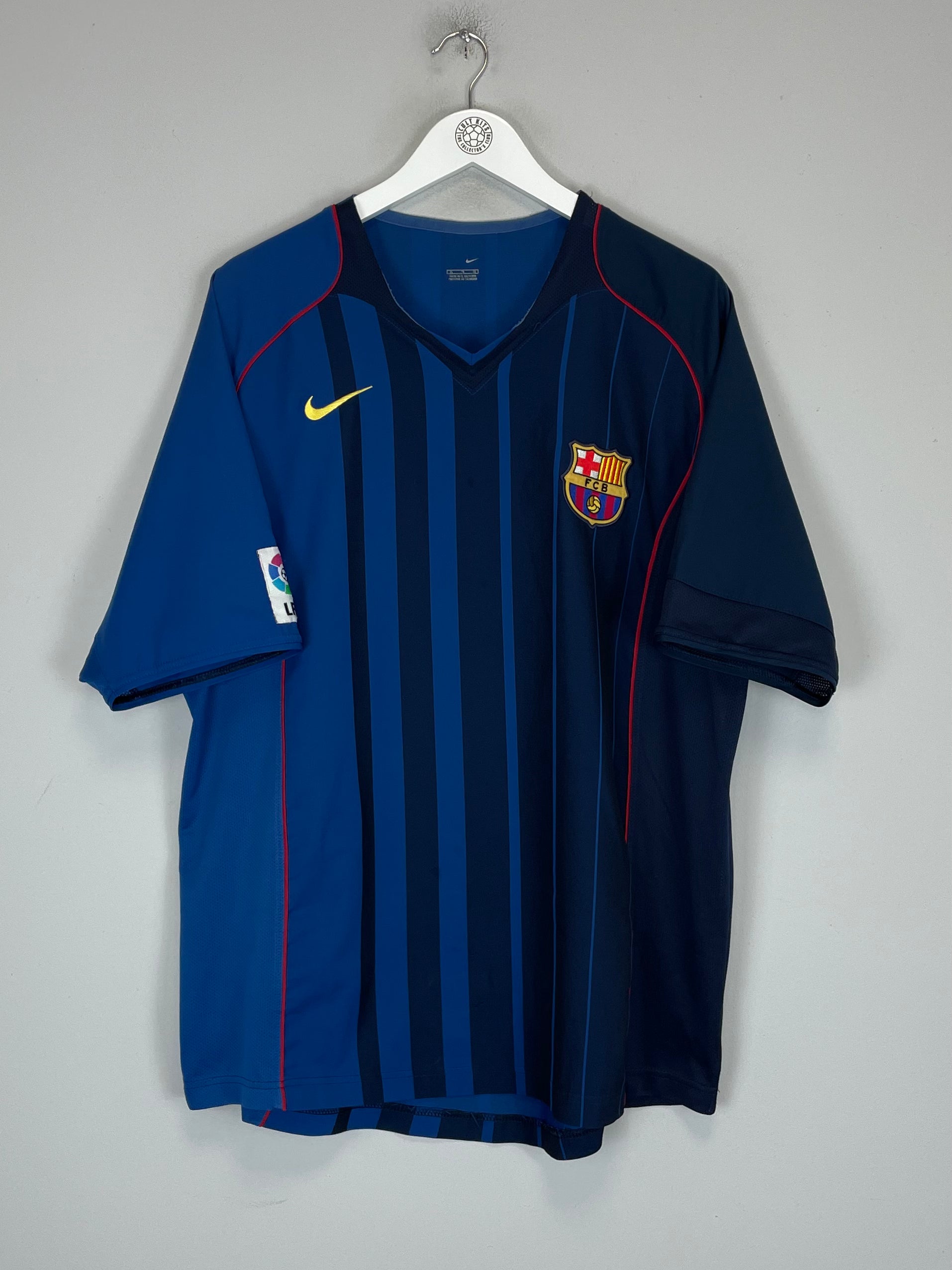 Shop 2004/05 BARCELONA RONALDINHO #10 AWAY SHIRT (XL) NIKE, classic football shirts, vintage football shirts & retro soccer jerseys at Cult Kits