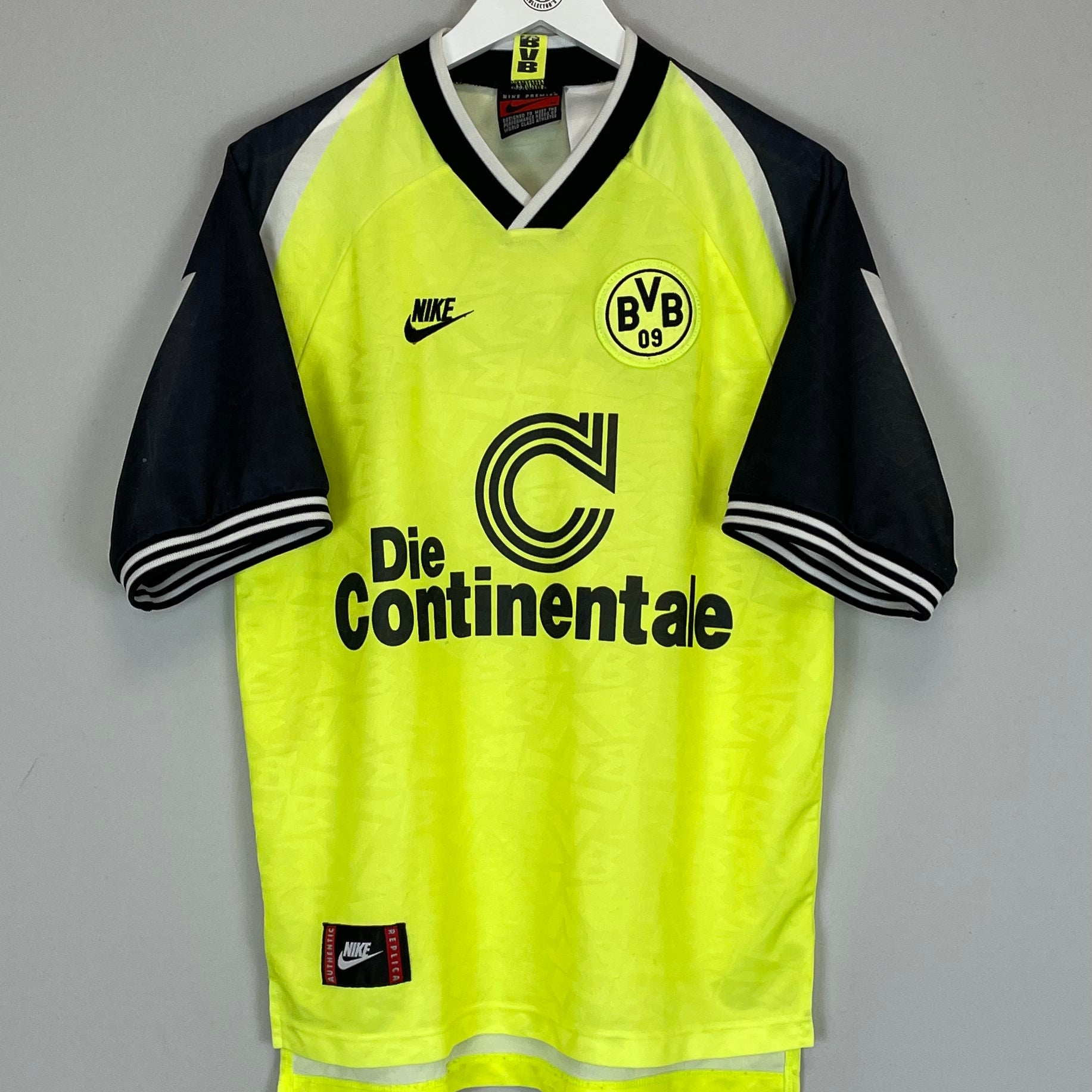 Shop 1995/96 DORTMUND HOME SHIRT (M) NIKE, classic football shirts, vintage football shirts & retro soccer jerseys at Cult Kits