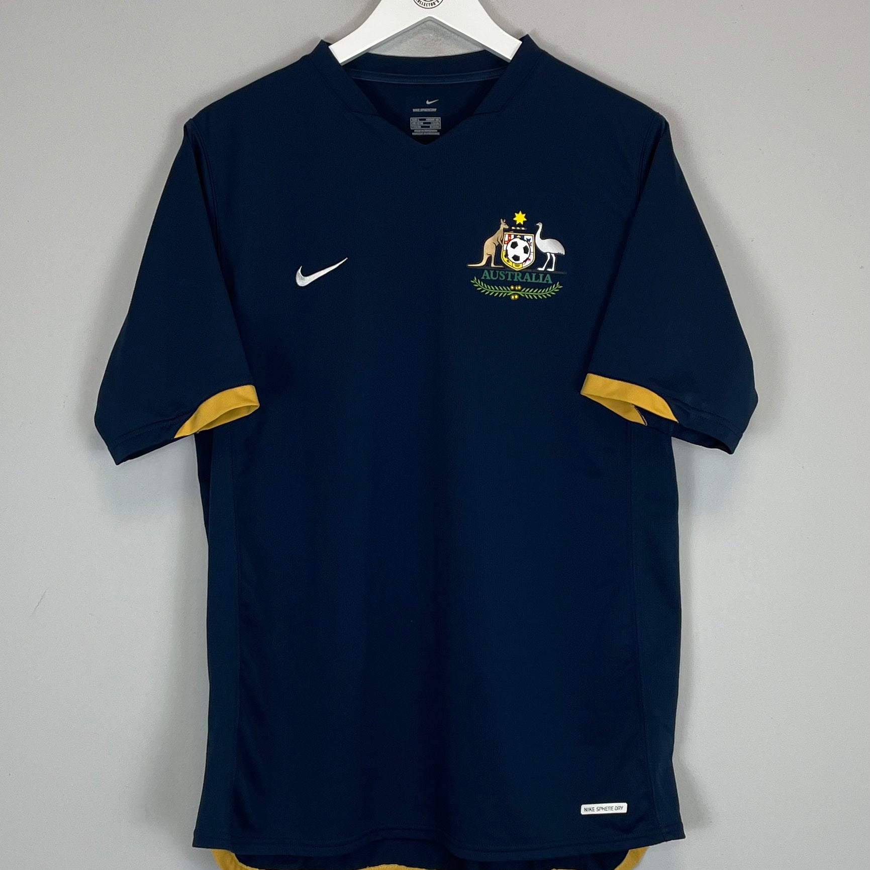 Shop 2006/07 AUSTRALIA AWAY SHIRT (L) NIKE, classic football shirts, vintage football shirts & retro soccer jerseys at Cult Kits