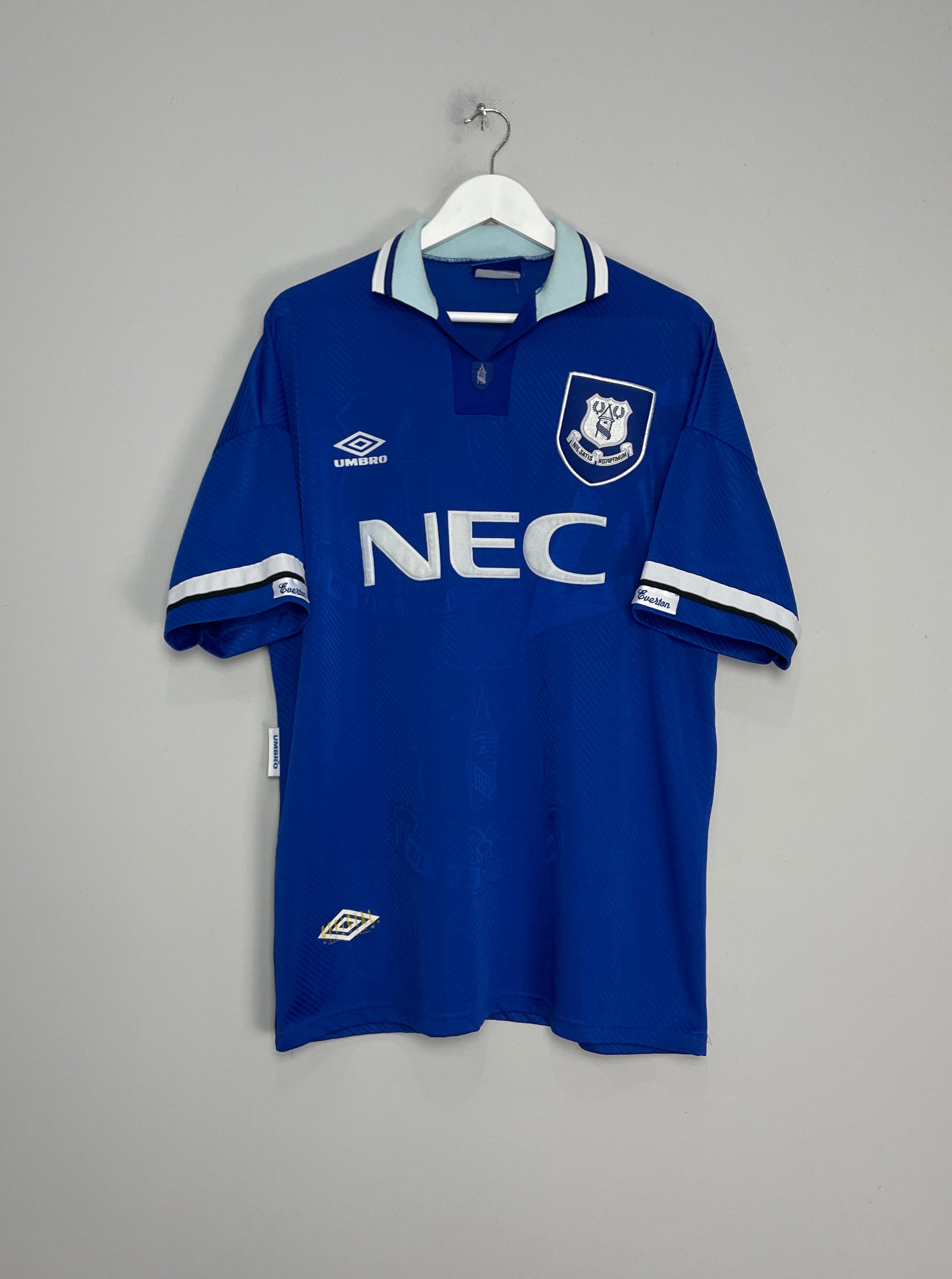 Shop 1993/95 EVERTON HOME SHIRT (XL) UMBRO, classic football shirts, vintage football shirts & retro soccer jerseys at Cult Kits