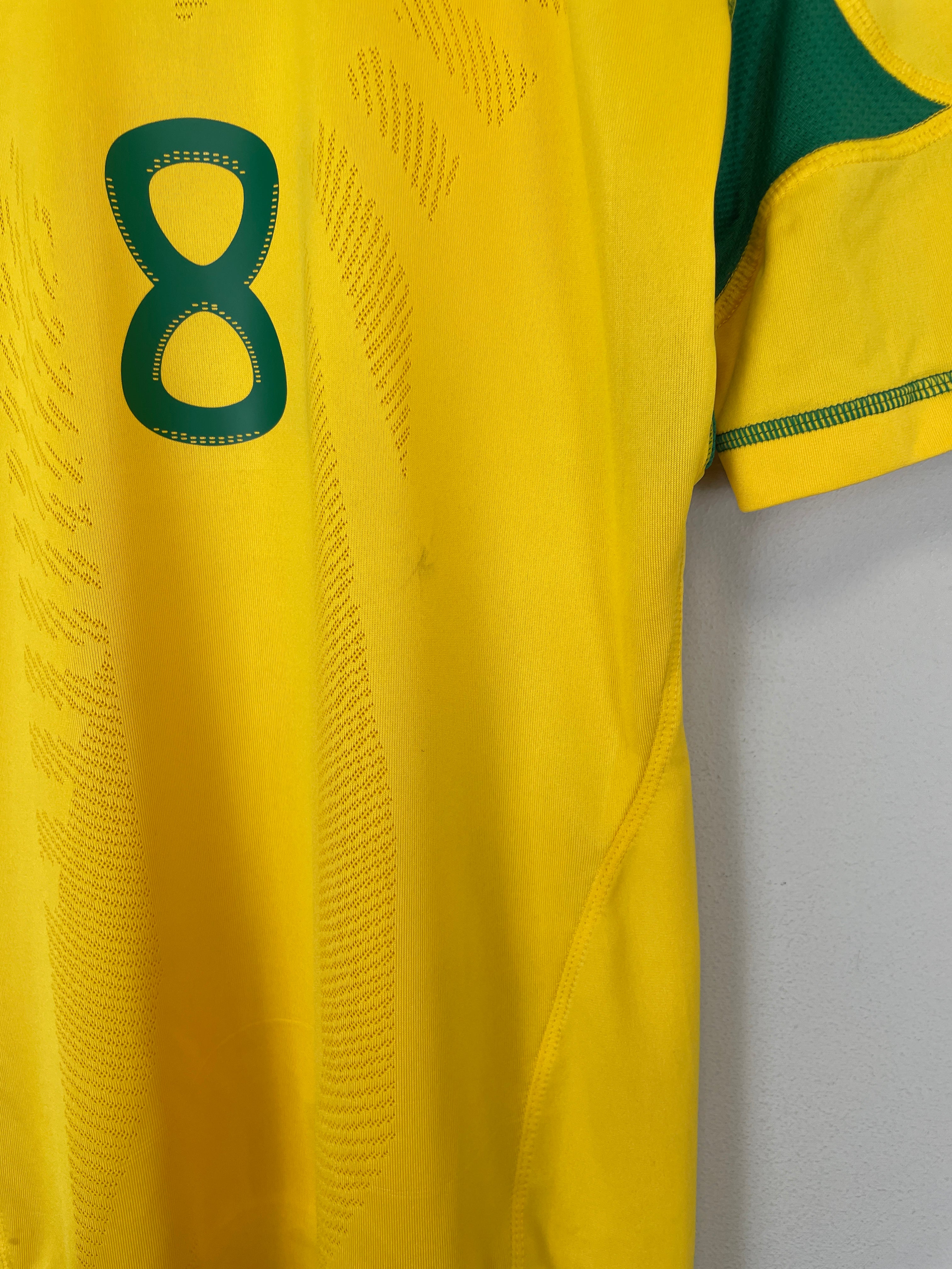 Shop 2010/11 SOUTH AFRICA TSHABALALA #8 HOME SHIRT (M) ADIDAS, classic football shirts, vintage football shirts & retro soccer jerseys at Cult Kits