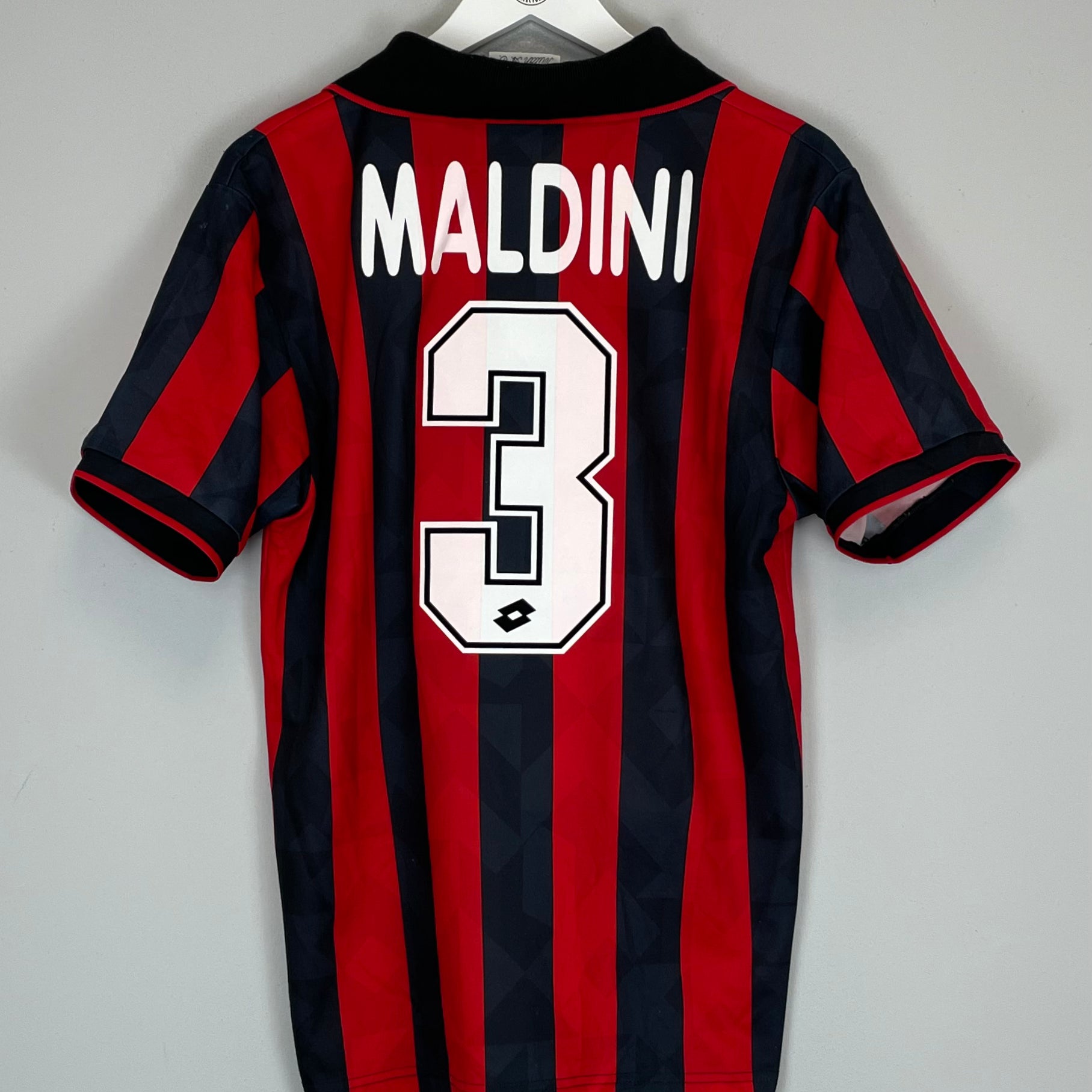 Shop 1995/96 AC MILAN MALDINI #3 HOME SHIRT (M) LOTTO, classic football shirts, vintage football shirts & retro soccer jerseys at Cult Kits