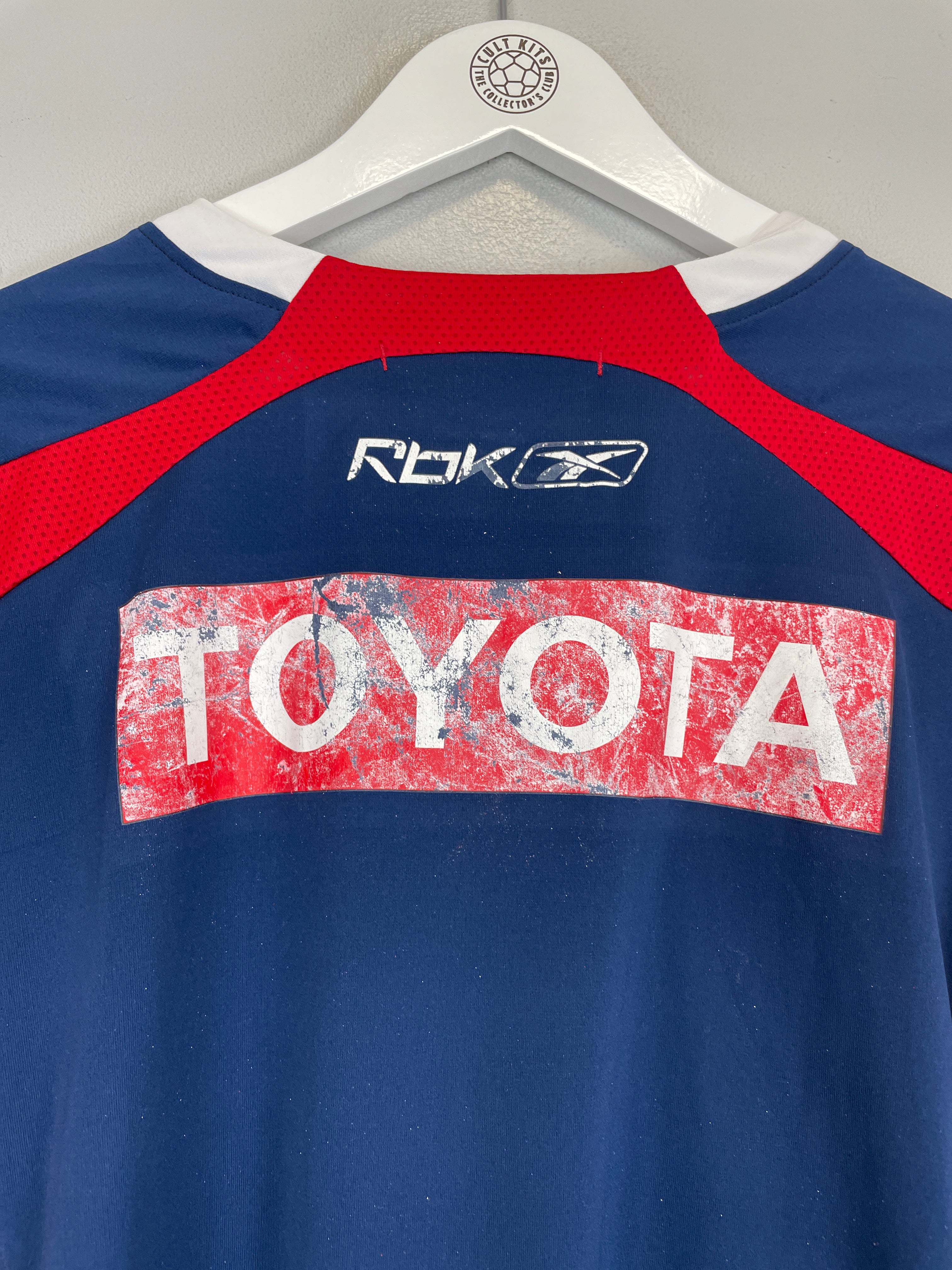 Shop 2008/09 CHIVAS GUADALAJARA *SIGNED* HOME SHIRT (M) REEBOK, classic football shirts, vintage football shirts & retro soccer jerseys at Cult Kits