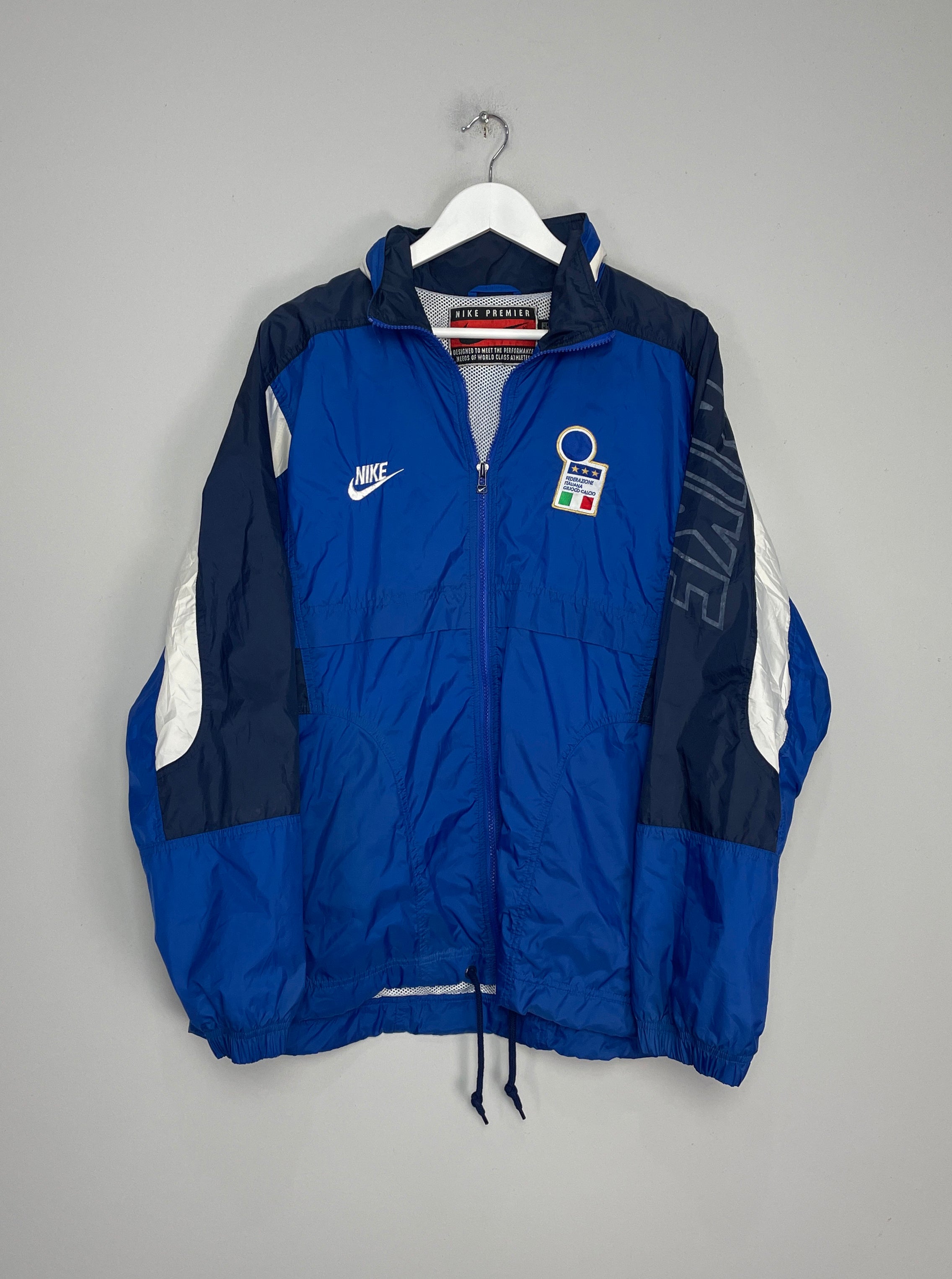Shop 1996/97 ITALY RAIN JACKET (L) NIKE, classic football shirts, vintage football shirts & retro soccer jerseys at Cult Kits
