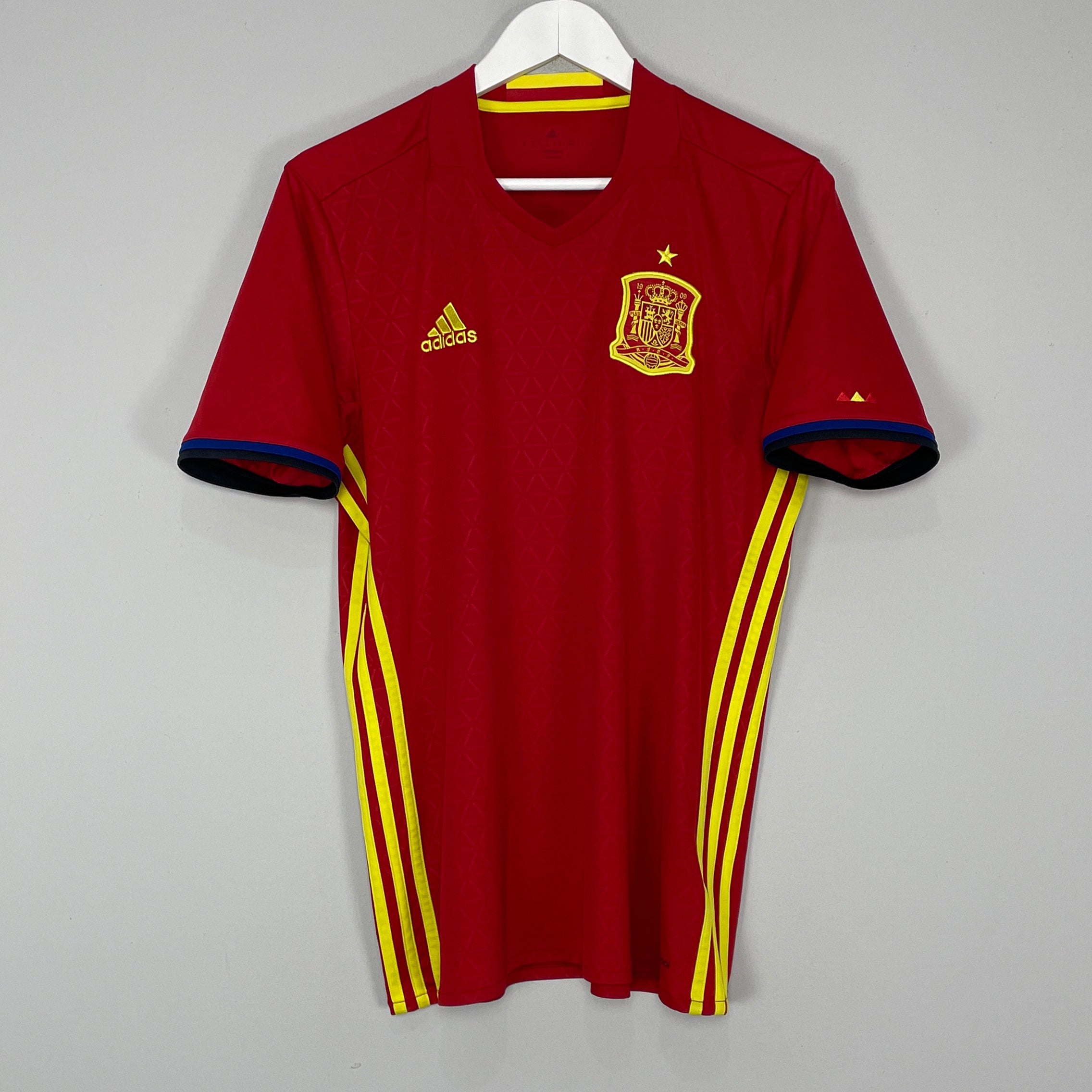 Shop 2016/17 SPAIN HOME SHIRT (M) ADIDAS, classic football shirts, vintage football shirts & retro soccer jerseys at Cult Kits