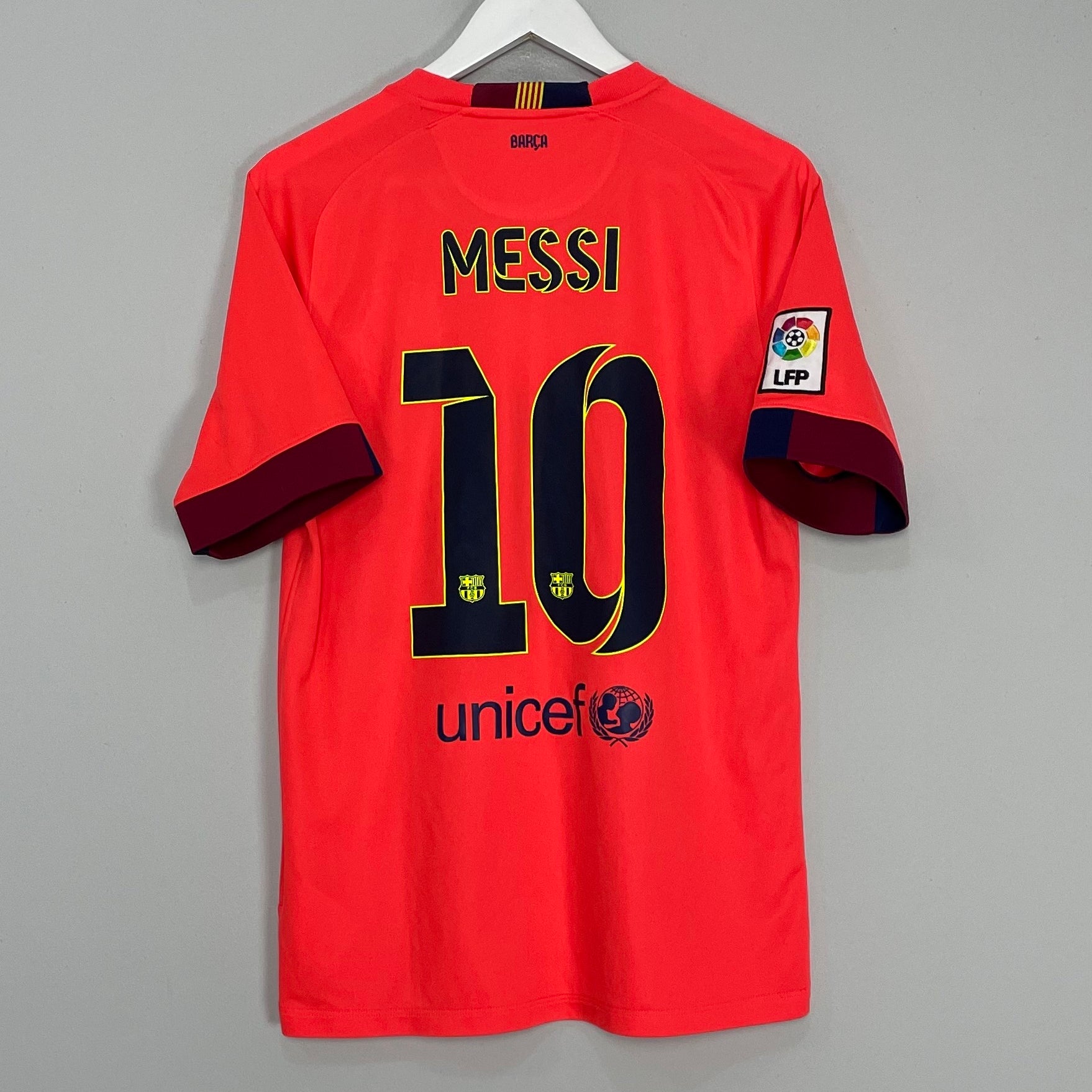 Shop 2014/15 BARCELONA MESSI #10 AWAY SHIRT (M) NIKE, classic football shirts, vintage football shirts & retro soccer jerseys at Cult Kits