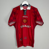 Shop 1996/98 MANCHESTER UNITED CANTONA #7 HOME SHIRT (M) UMBRO, classic football shirts, vintage football shirts & retro soccer jerseys at Cult Kits