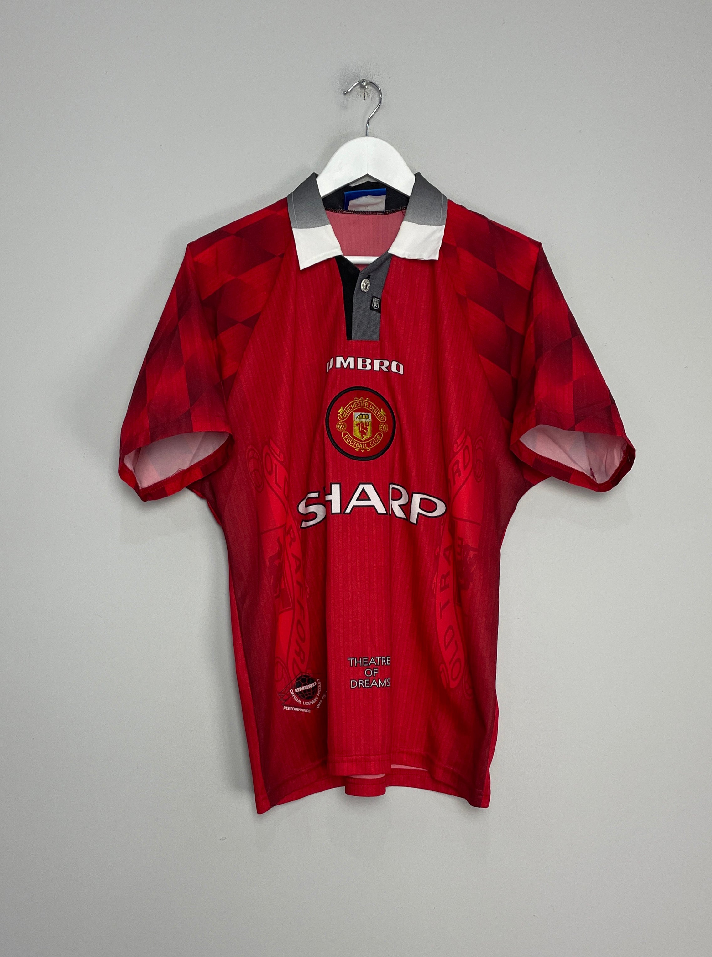 Shop 1996/98 MANCHESTER UNITED CANTONA #7 HOME SHIRT (M) UMBRO, classic football shirts, vintage football shirts & retro soccer jerseys at Cult Kits