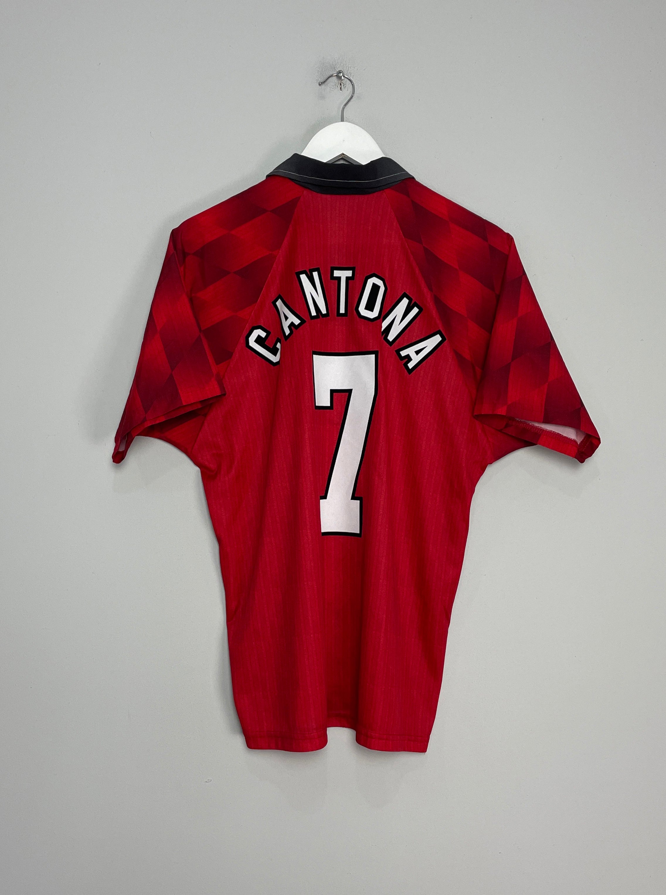 Shop 1996/98 MANCHESTER UNITED CANTONA #7 HOME SHIRT (M) UMBRO, classic football shirts, vintage football shirts & retro soccer jerseys at Cult Kits