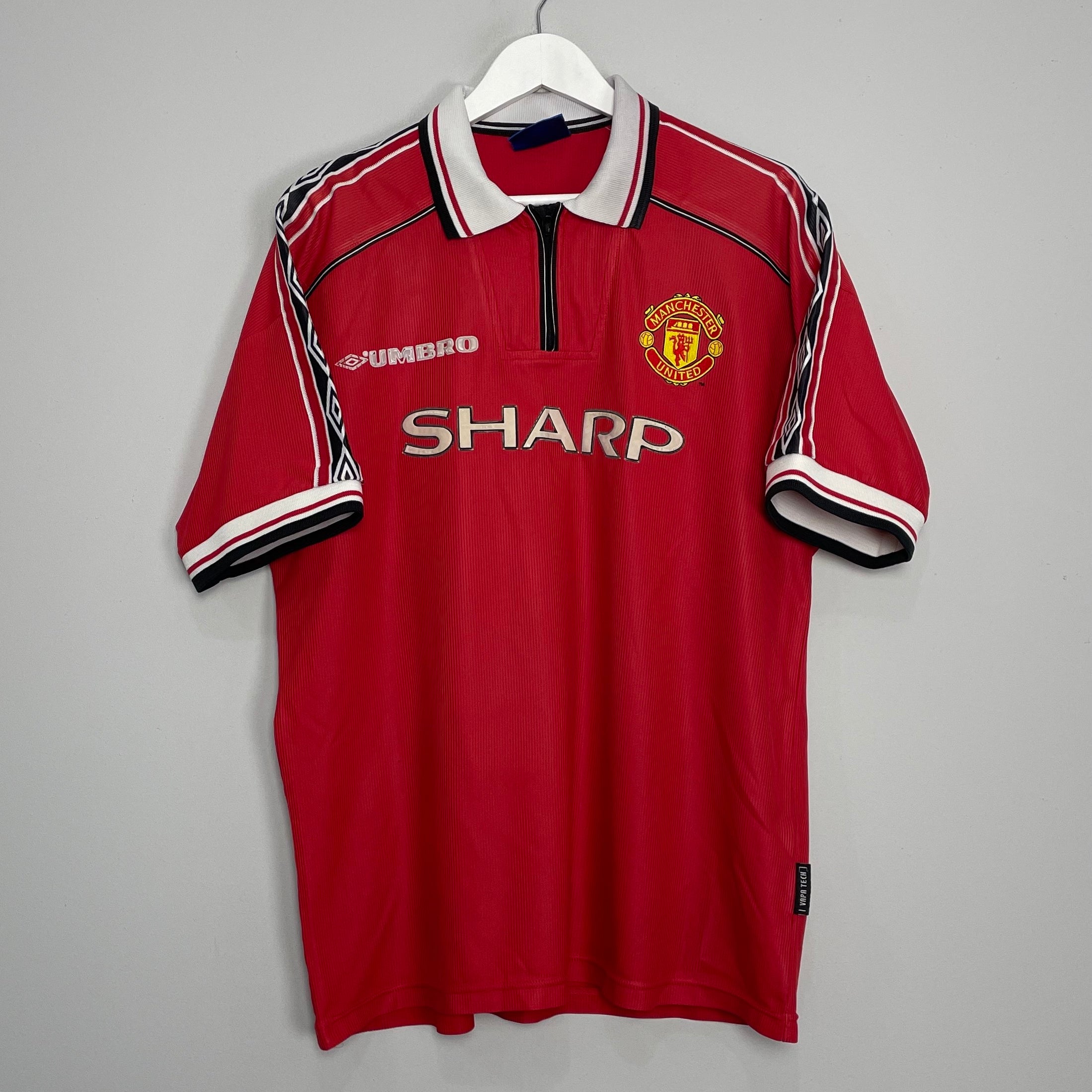 Shop 1998/00 MANCHESTER UNITED BIRMO #2 HOME SHIRT (XL) UMBRO, classic football shirts, vintage football shirts & retro soccer jerseys at Cult Kits
