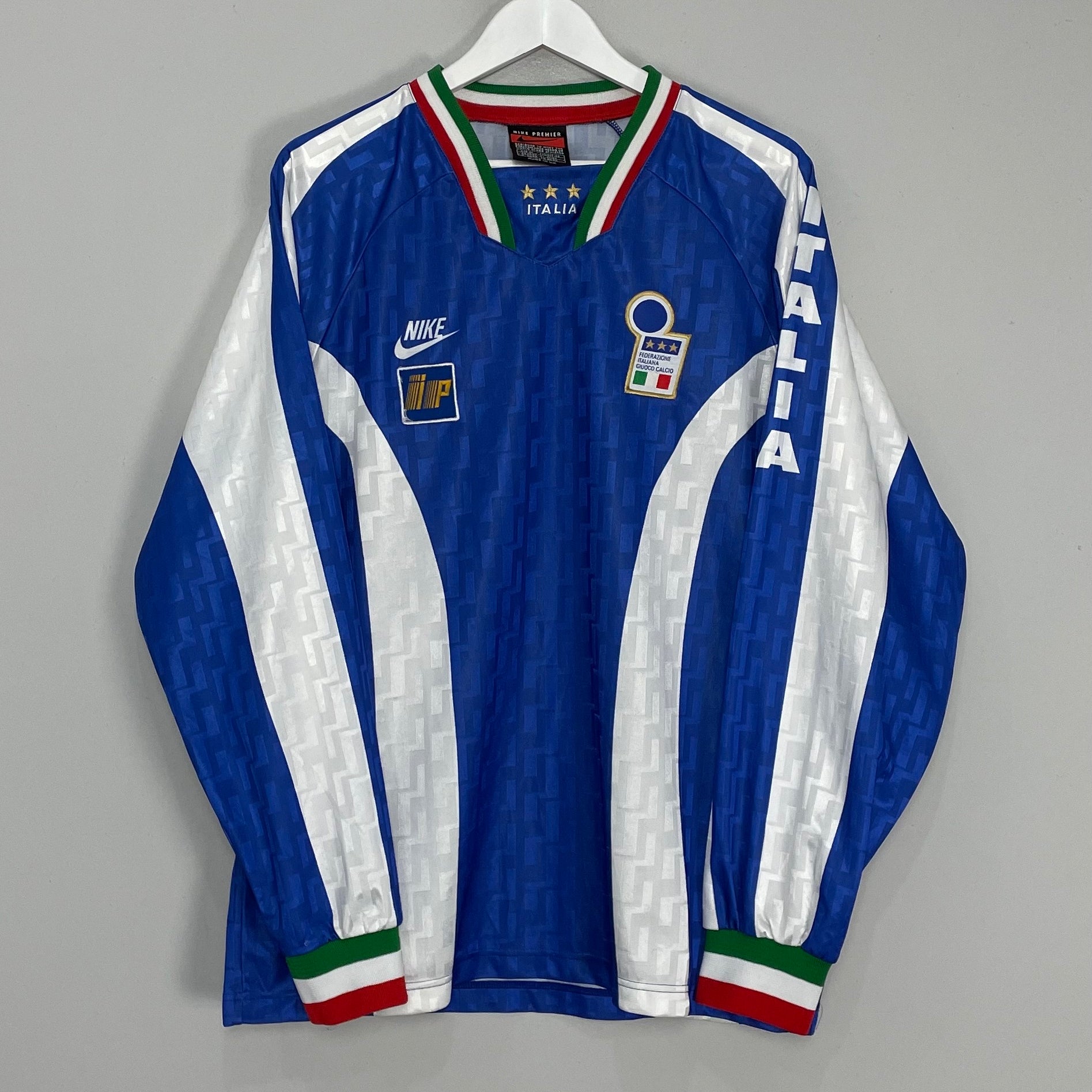 Shop 1996/97 ITALY *PLAYER ISSUE* TRAINING SHIRT (XL) NIKE, classic football shirts, vintage football shirts & retro soccer jerseys at Cult Kits