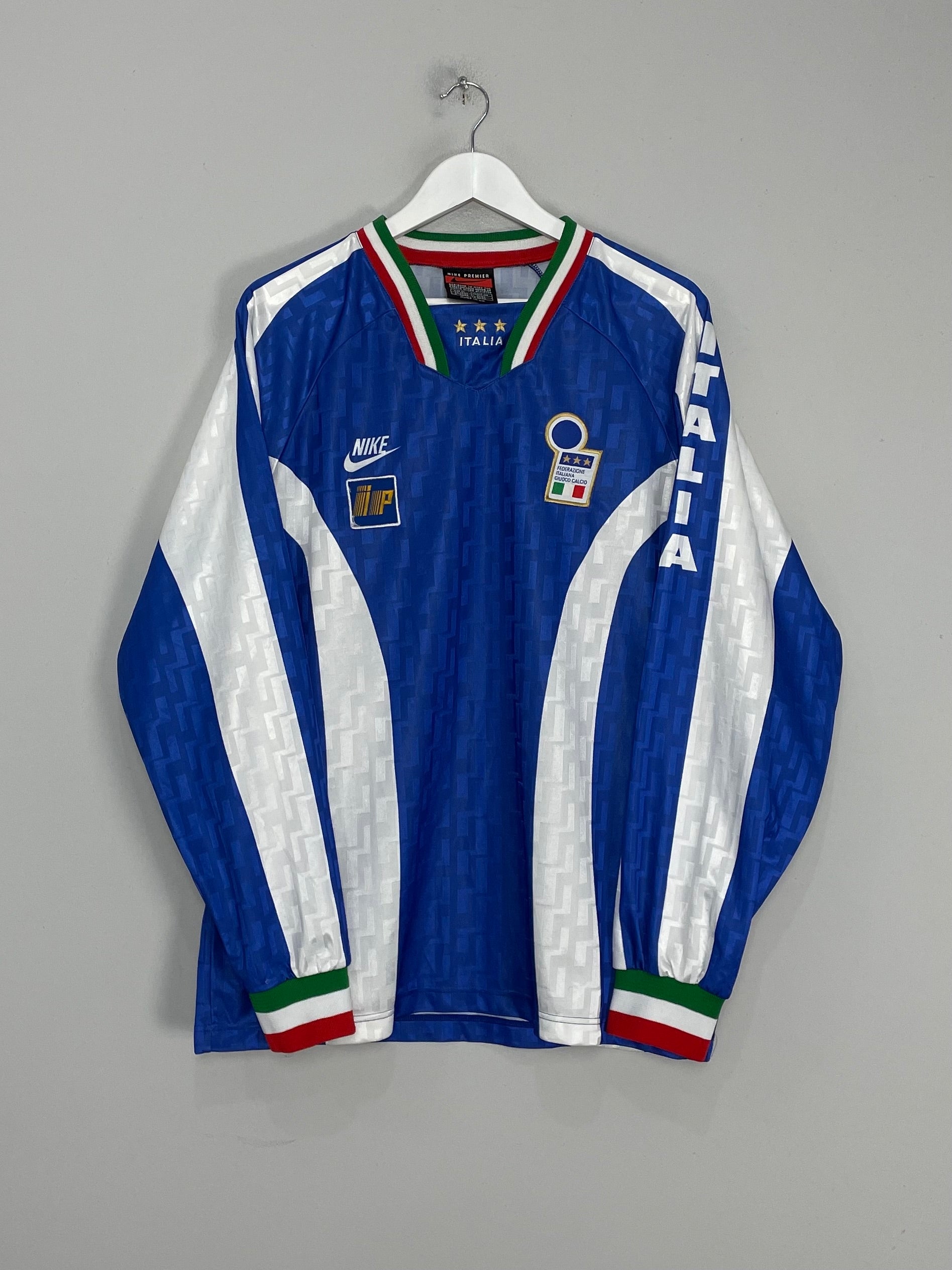 Shop 1996/97 ITALY *PLAYER ISSUE* TRAINING SHIRT (XL) NIKE, classic football shirts, vintage football shirts & retro soccer jerseys at Cult Kits