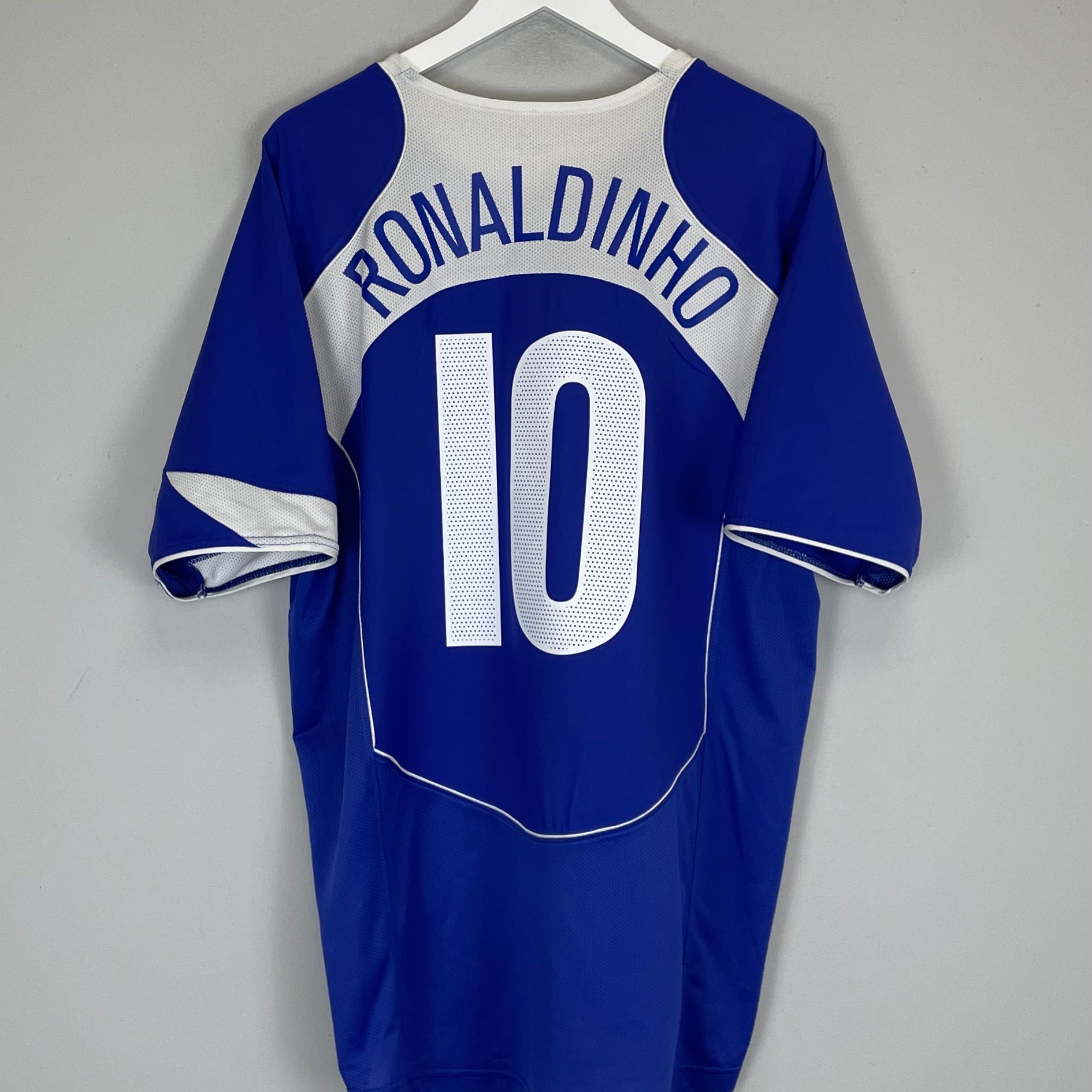 Shop 2004/06 BRAZIL RONALDINHO #10 AWAY SHIRT (XL) NIKE, classic football shirts, vintage football shirts & retro soccer jerseys at Cult Kits