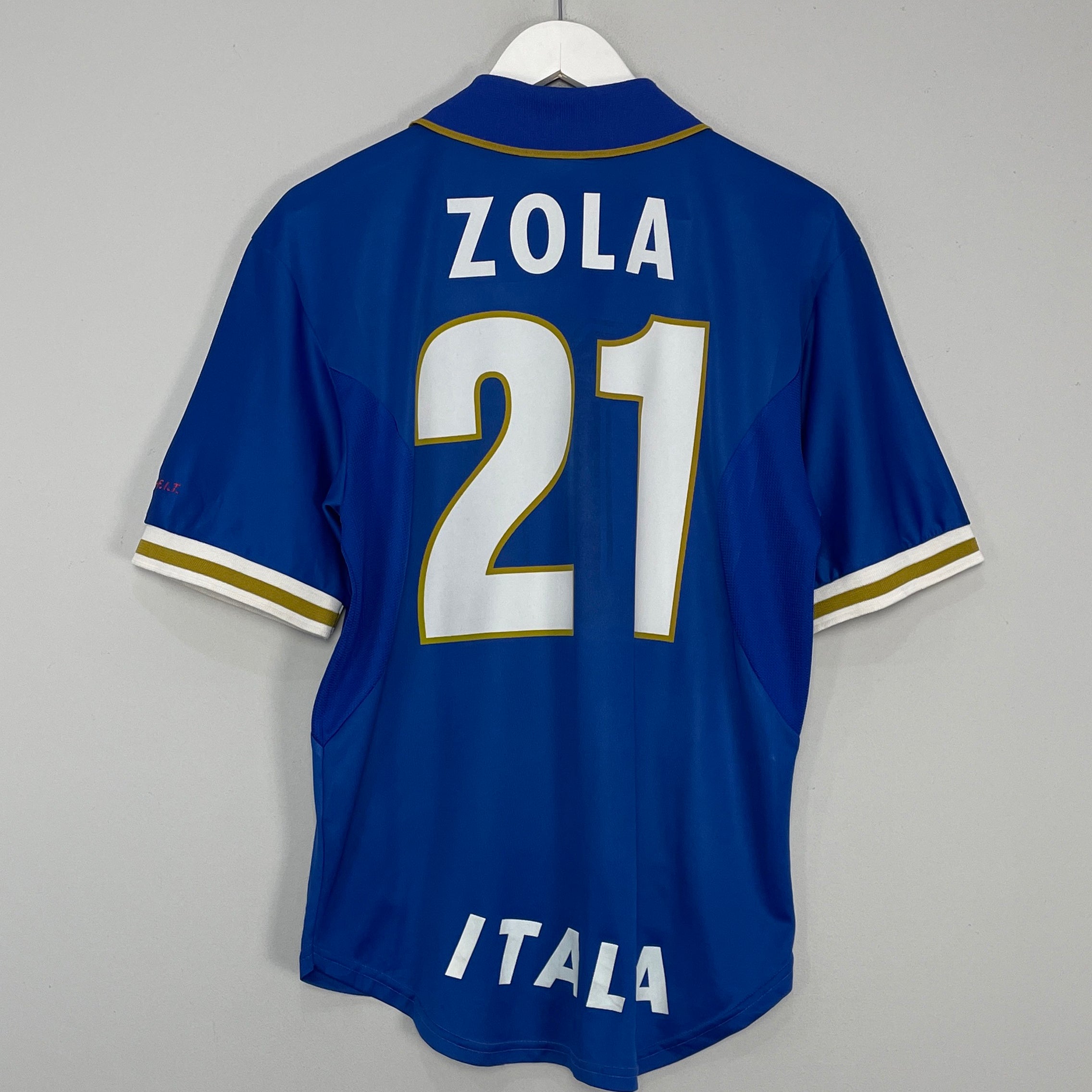Shop 1996/97 ITALY ZOLA #21 HOME SHIRT (M) NIKE, classic football shirts, vintage football shirts & retro soccer jerseys at Cult Kits