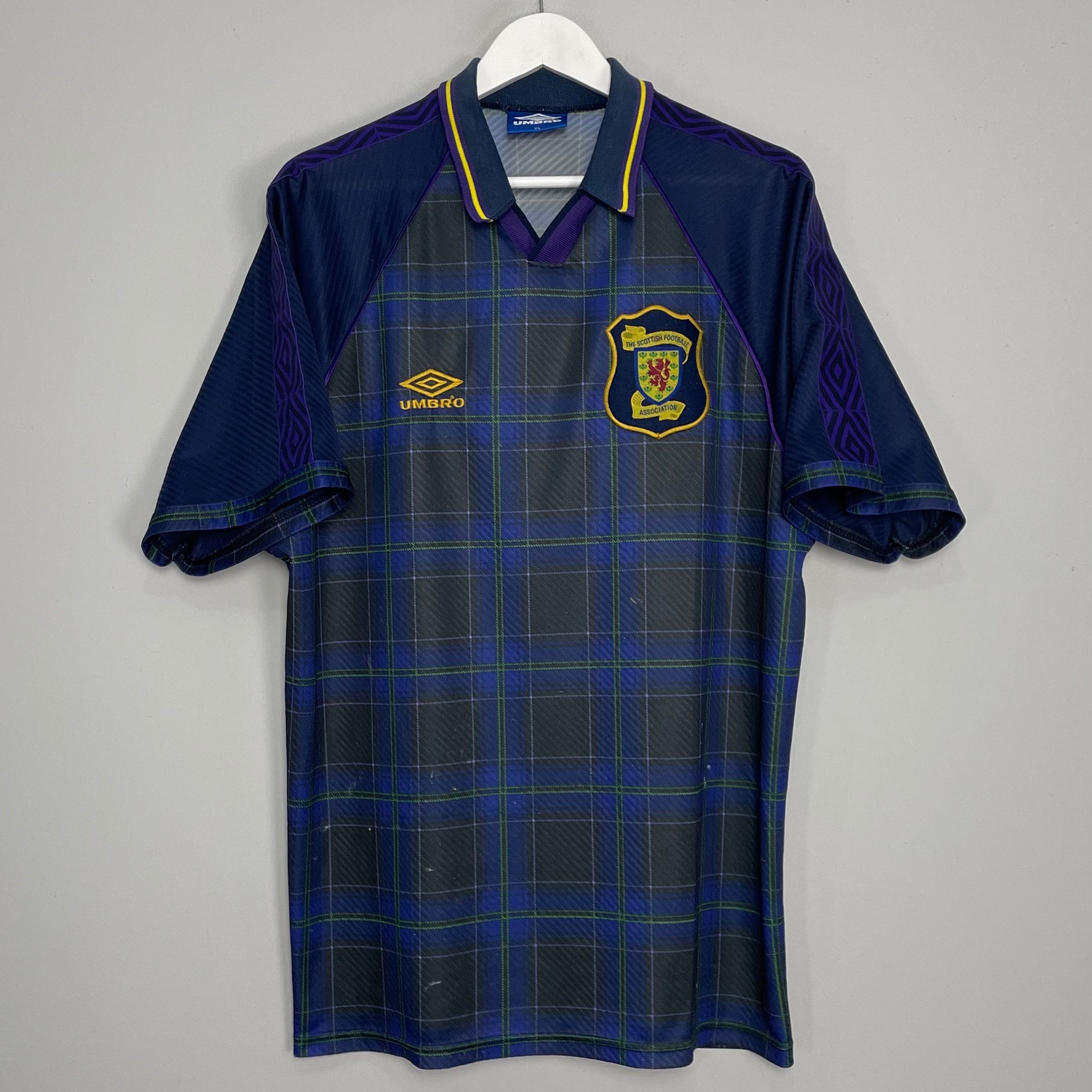 Shop 1994/96 SCOTLAND HOME SHIRT (XL) UMBRO, classic football shirts, vintage football shirts & retro soccer jerseys at Cult Kits