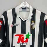 Shop 2001/02 JUVENTUS C/L EUROPEAN HOME SHIRT (XL) LOTTO, classic football shirts, vintage football shirts & retro soccer jerseys at Cult Kits
