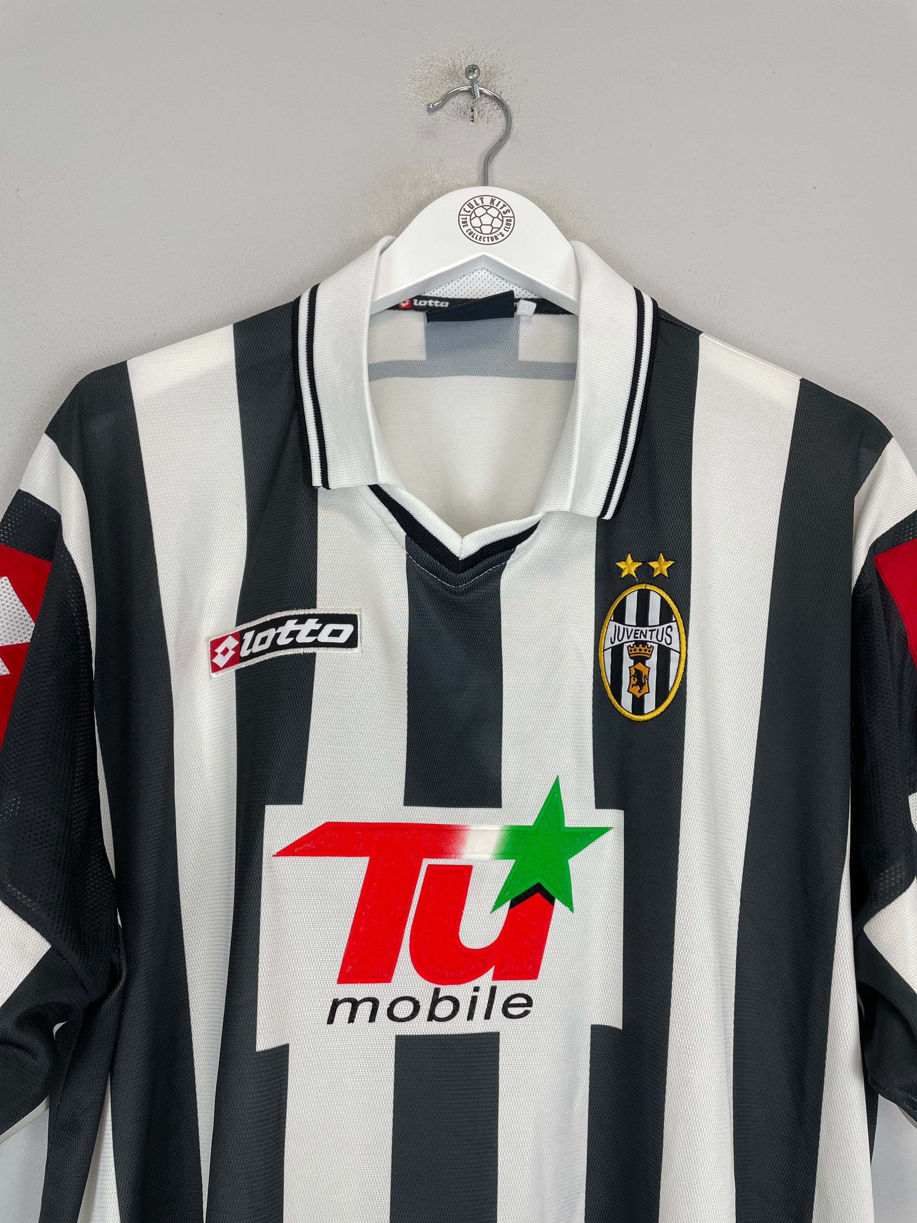 Shop 2001/02 JUVENTUS C/L EUROPEAN HOME SHIRT (XL) LOTTO, classic football shirts, vintage football shirts & retro soccer jerseys at Cult Kits