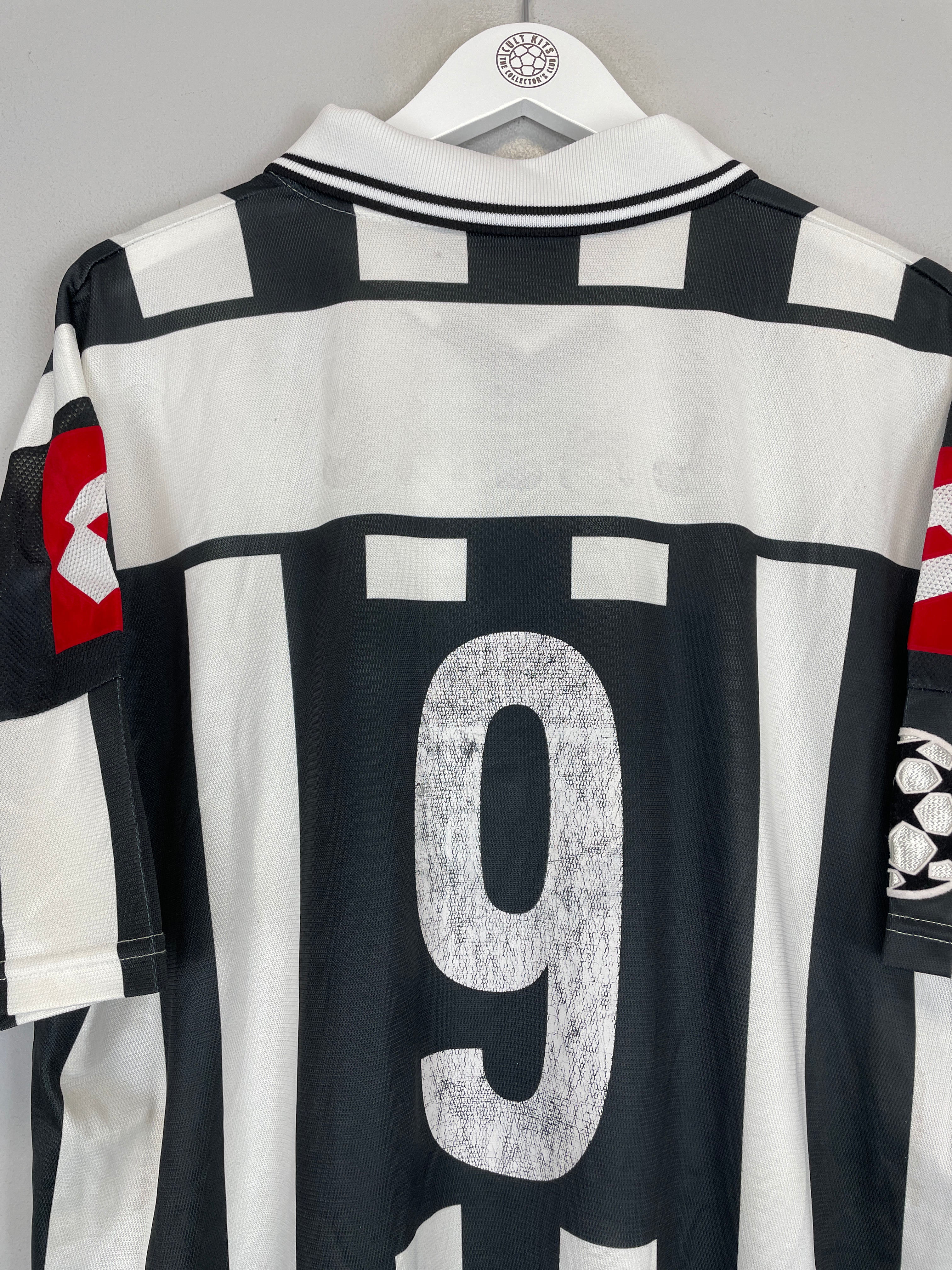 Shop 2001/02 JUVENTUS C/L EUROPEAN HOME SHIRT (XL) LOTTO, classic football shirts, vintage football shirts & retro soccer jerseys at Cult Kits