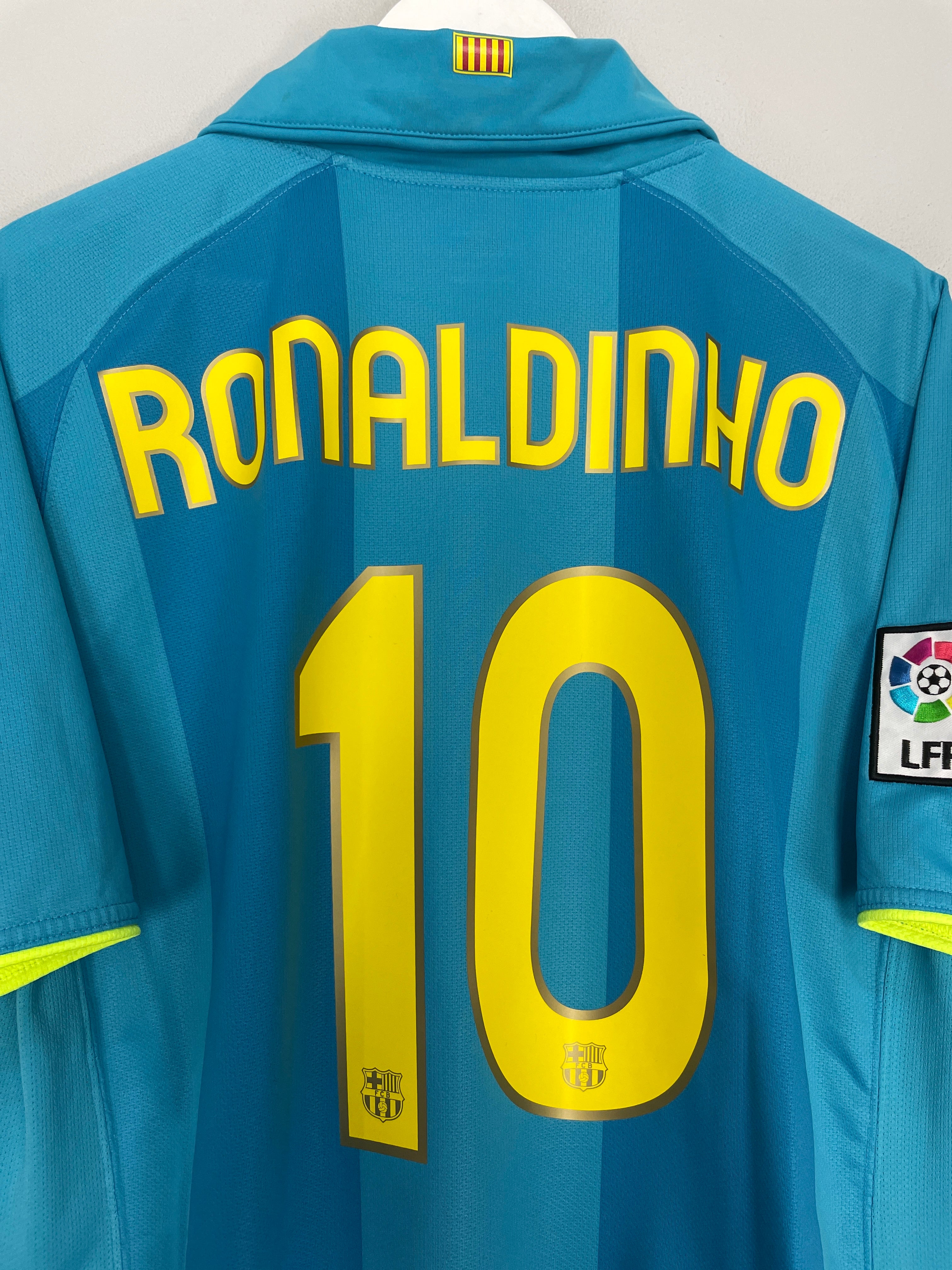 Shop 2007/09 BARCELONA RONALDINHO #10 AWAY SHIRT (XL) NIKE, classic football shirts, vintage football shirts & retro soccer jerseys at Cult Kits