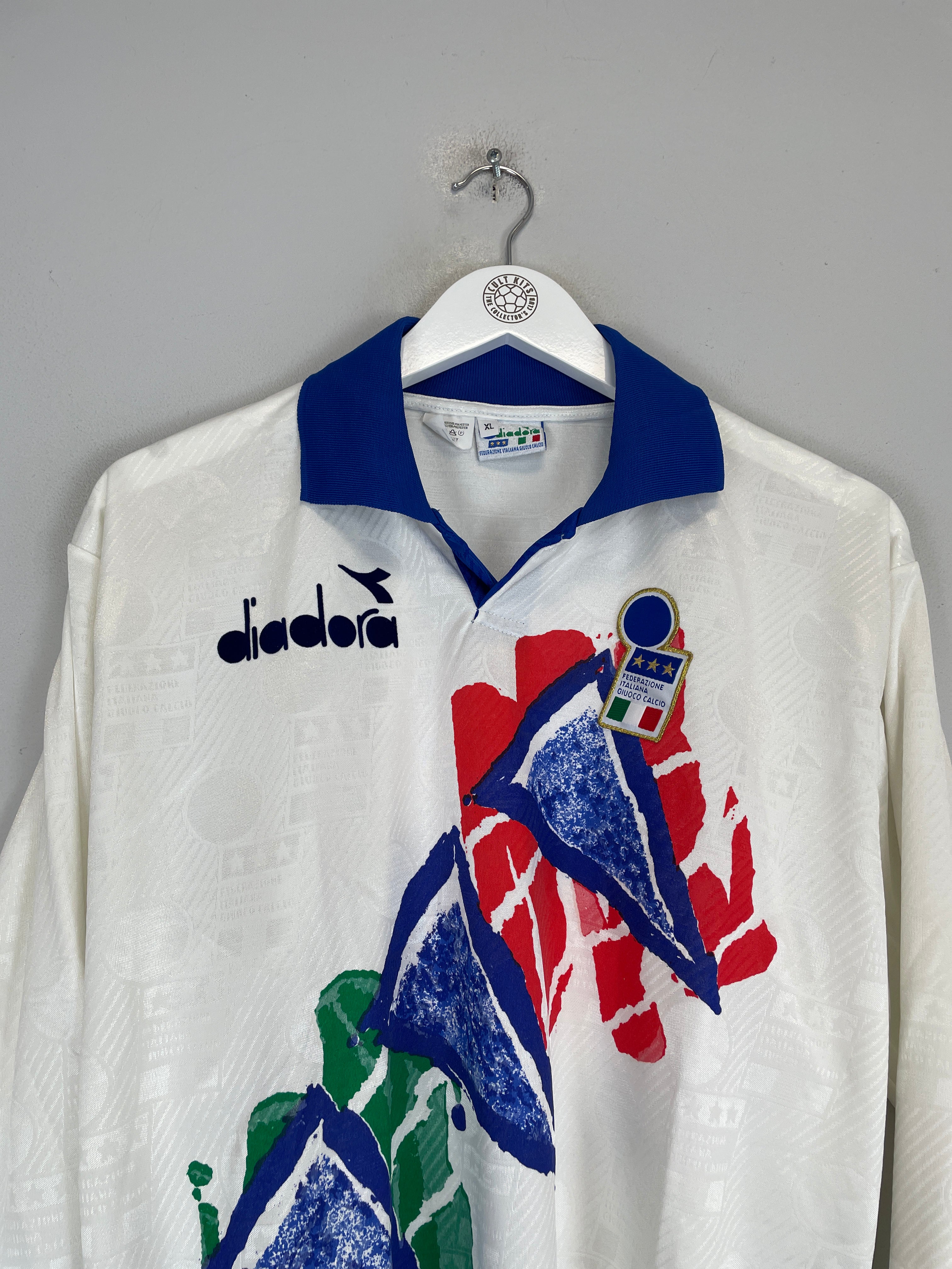 Shop 1993/94 ITALY TRAINING SHIRT (XL) DIADORA, classic football shirts, vintage football shirts & retro soccer jerseys at Cult Kits