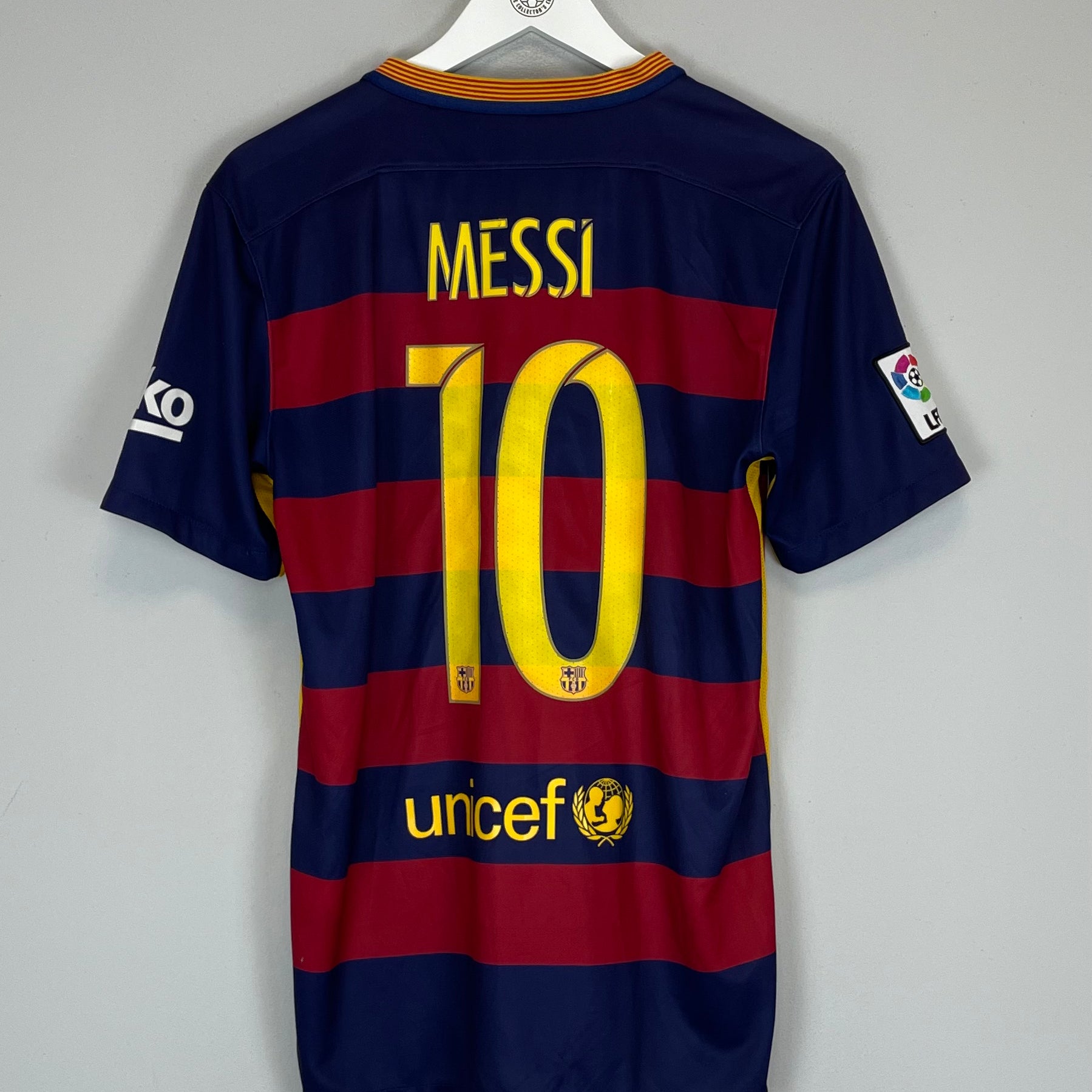 Shop 2015/16 BARCELONA MESSI #10 HOME SHIRT (M) NIKE, classic football shirts, vintage football shirts & retro soccer jerseys at Cult Kits