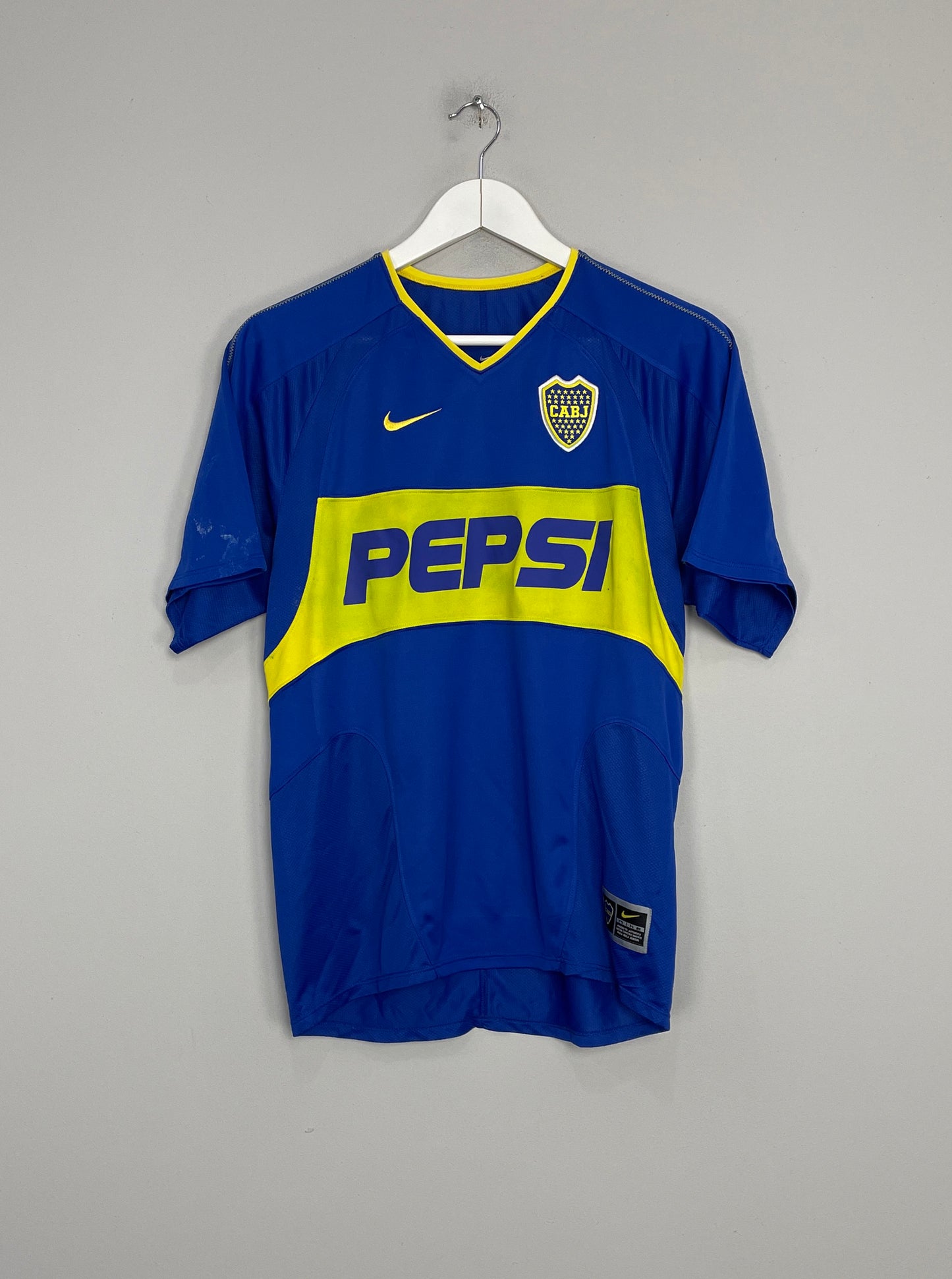 Image of the Boca Juniors shirt from the 2002/04 season