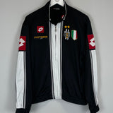 Shop 2003/04 JUVENTUS TRACK JACKET (S) LOTTO, classic football shirts, vintage football shirts & retro soccer jerseys at Cult Kits