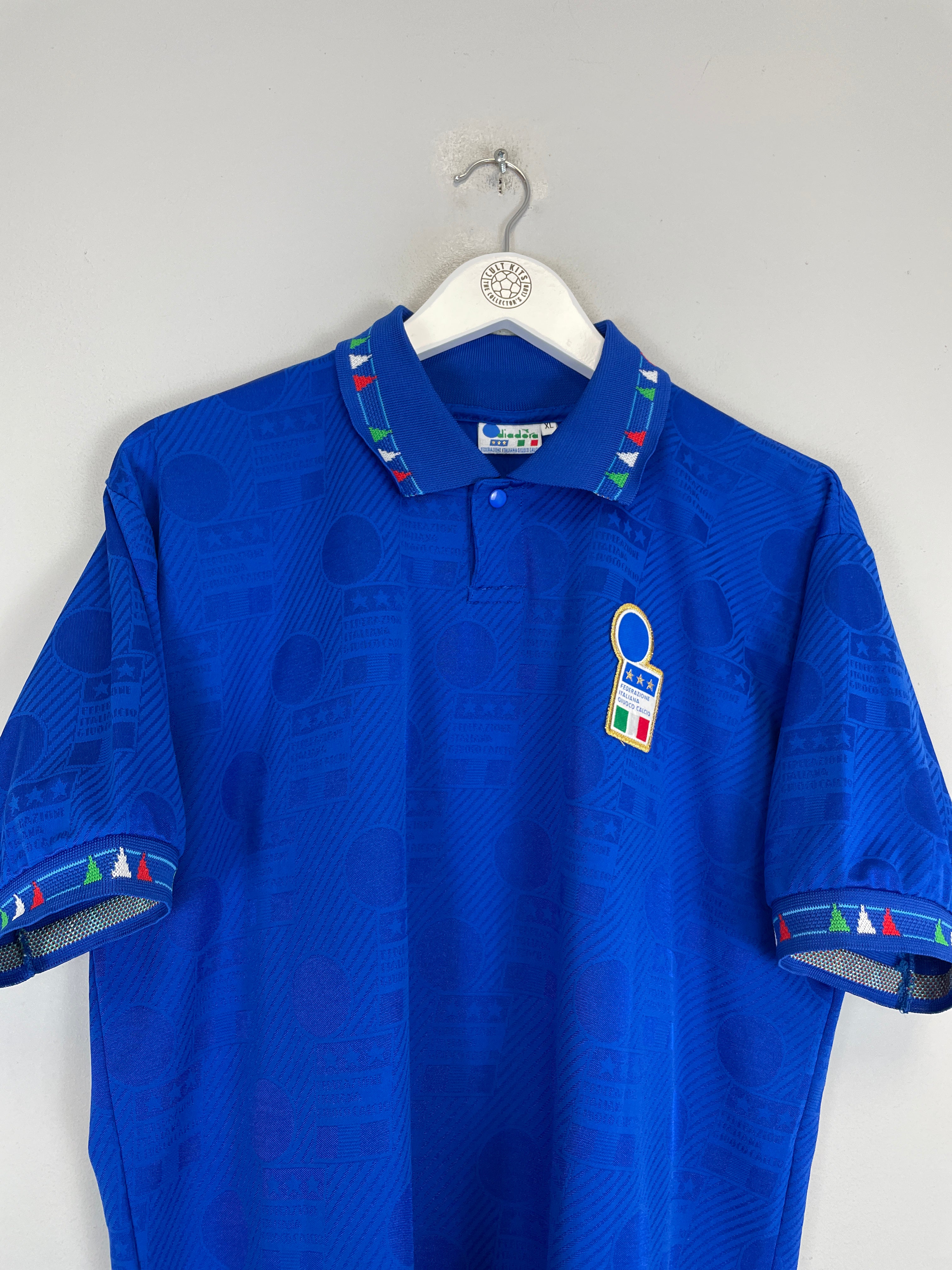 Shop 1994 ITALY #10 (BAGGIO) HOME SHIRT (XL) DIADORA, classic football shirts, vintage football shirts & retro soccer jerseys at Cult Kits