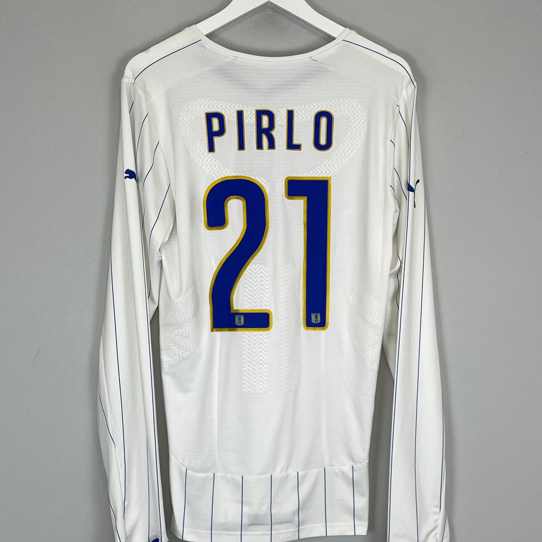 Shop 2014/15 ITALY PIRLO #21 *PLAYER ISSUE* L/S AWAY SHIRT (XXL) PUMA, classic football shirts, vintage football shirts & retro soccer jerseys at Cult Kits