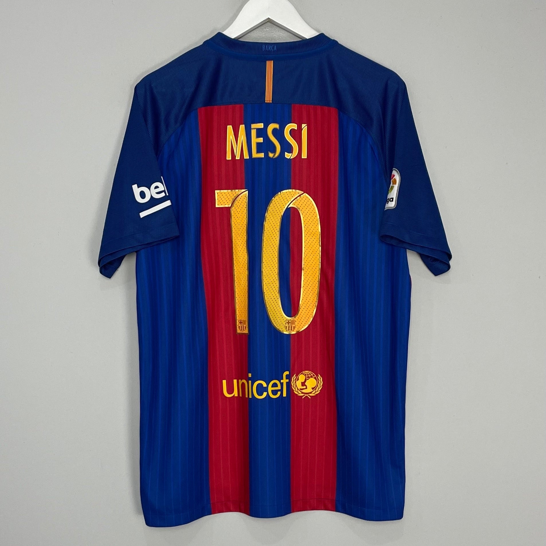 Shop 2016/17 BARCELONA MESSI #10 HOME SHIRT (XL) NIKE, classic football shirts, vintage football shirts & retro soccer jerseys at Cult Kits